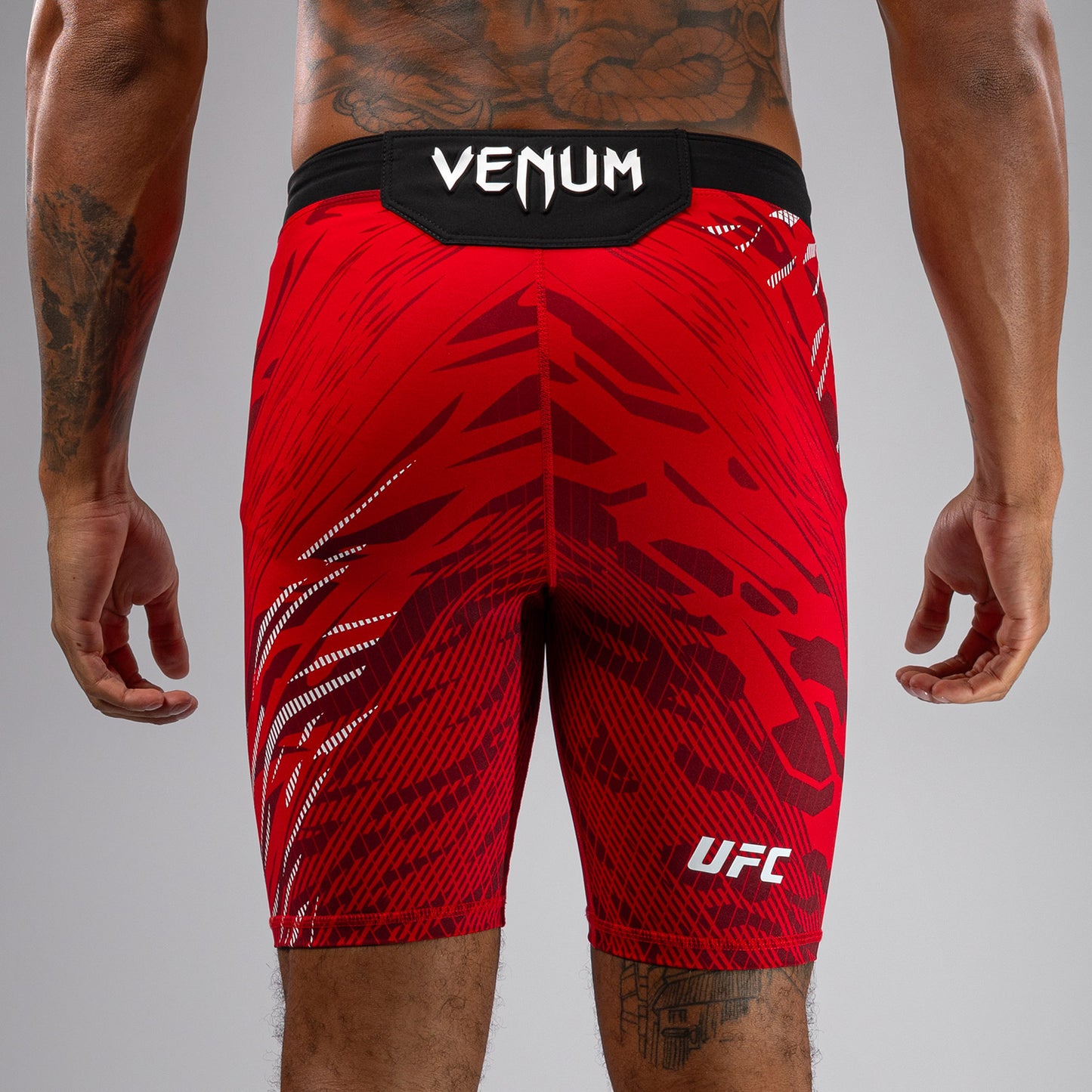 UFC Fusion by Venum Personalizados Authentic Fight Night Vale Tudo Shorts para Hombre - Rojo