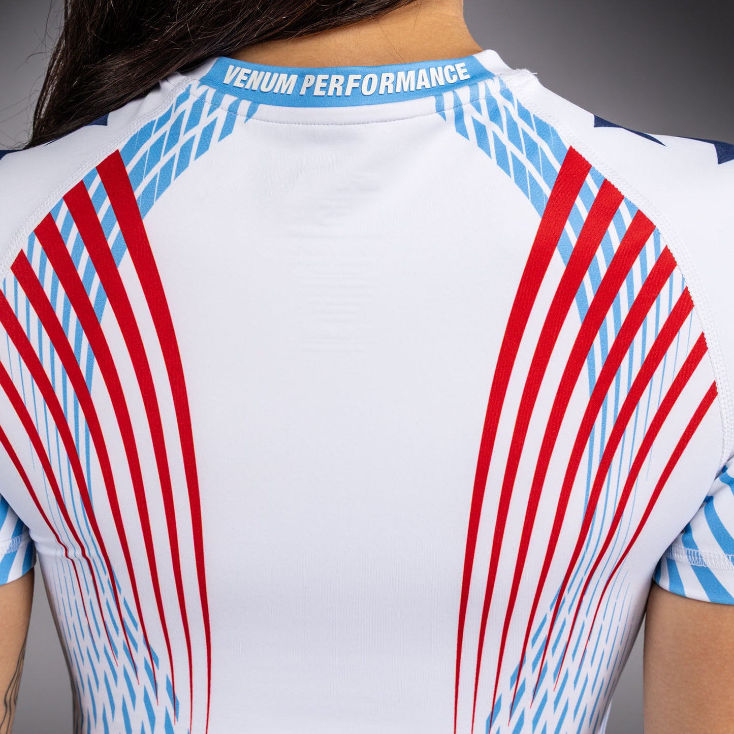 Official UFC Freedom 250 by Venum Authentic Fight Night Rashguard de manga corta pour mujer - Blanco