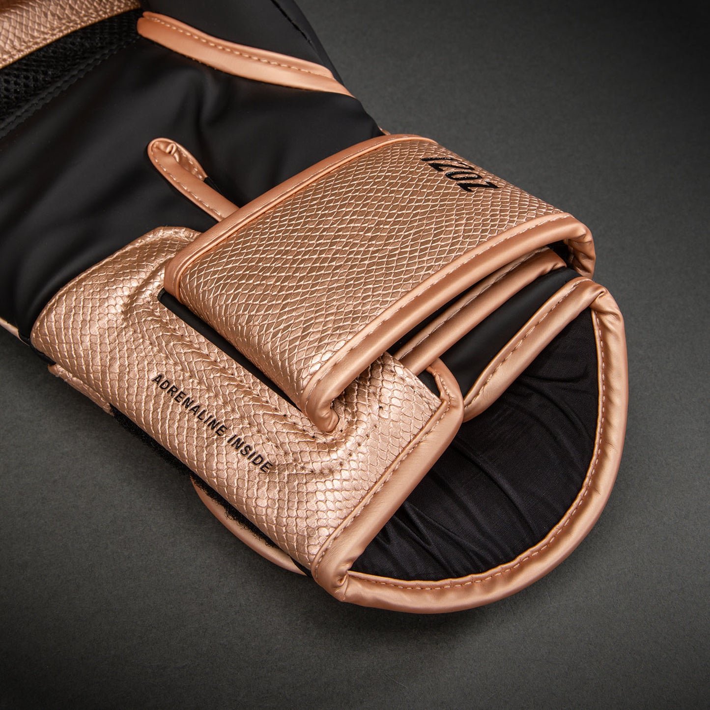 Venum Challenger 4.0 Scales Guantes de Boxeo – Rosa Nácar/Negro