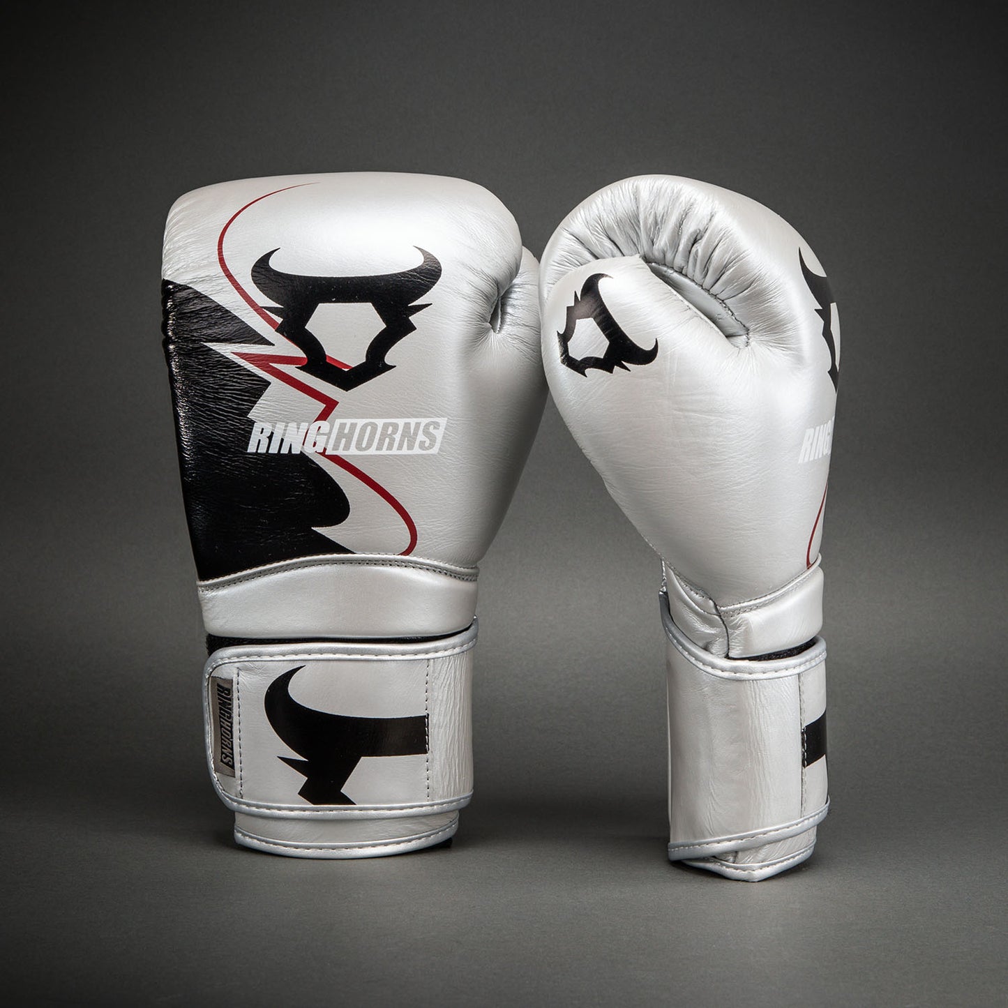 Ringhorns Charger by Venum Guantes de Boxeo Charger – Plata/Negro