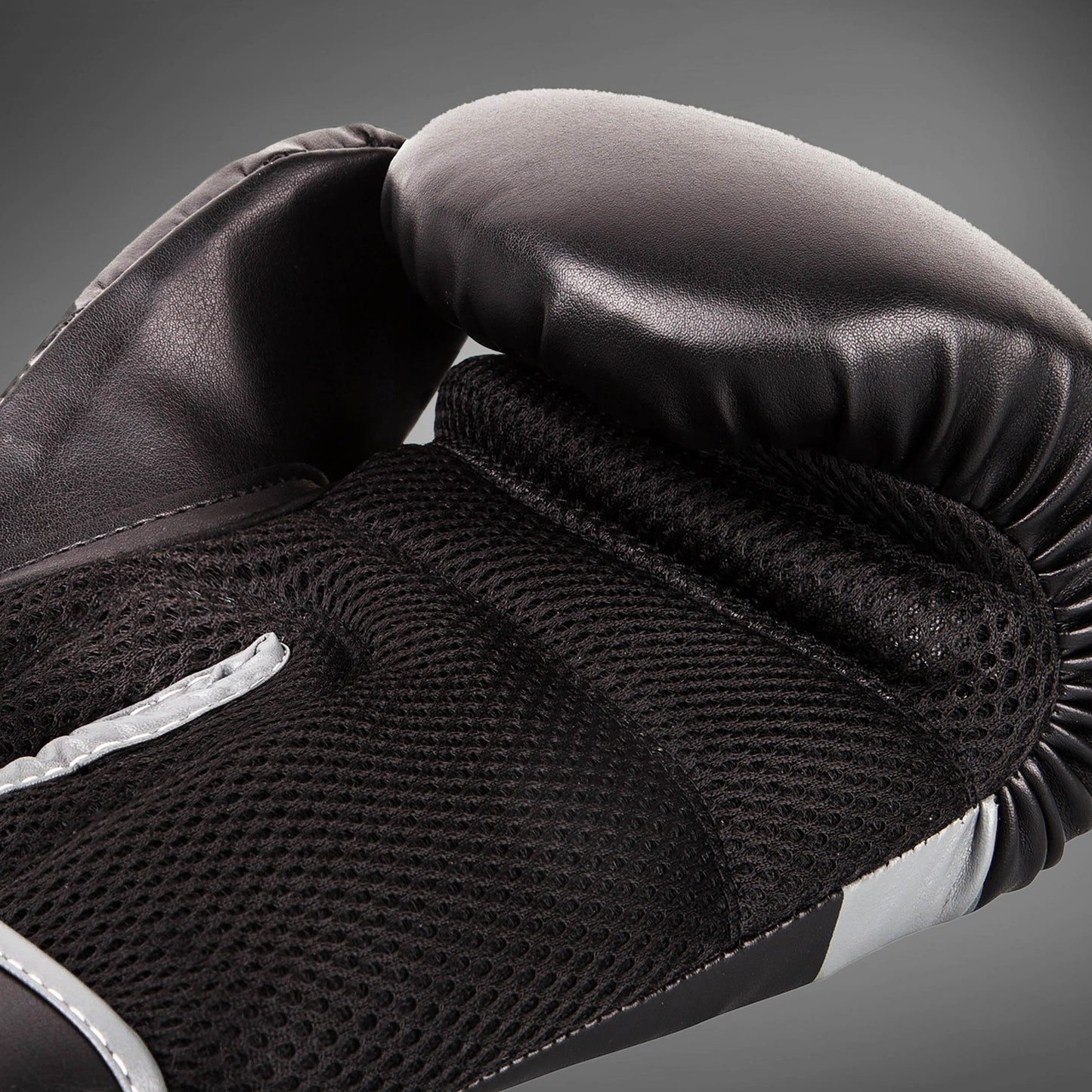 Ringhorns Charger by Venum Guantes de Boxeo – Negro