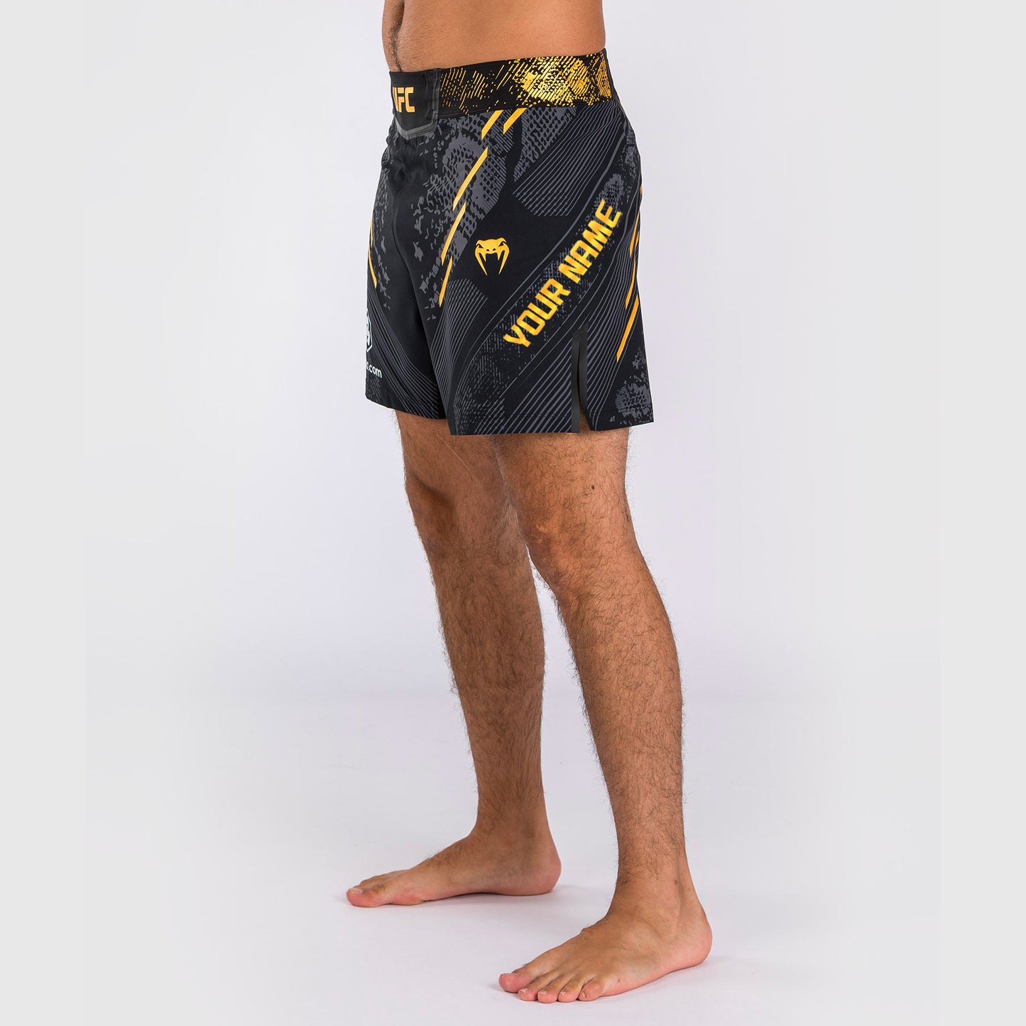 Pantalón Corto UFC Adrenaline by Venum Personalized Authentic Fight Night, Hombre - Corte Corto - Negro/Oro