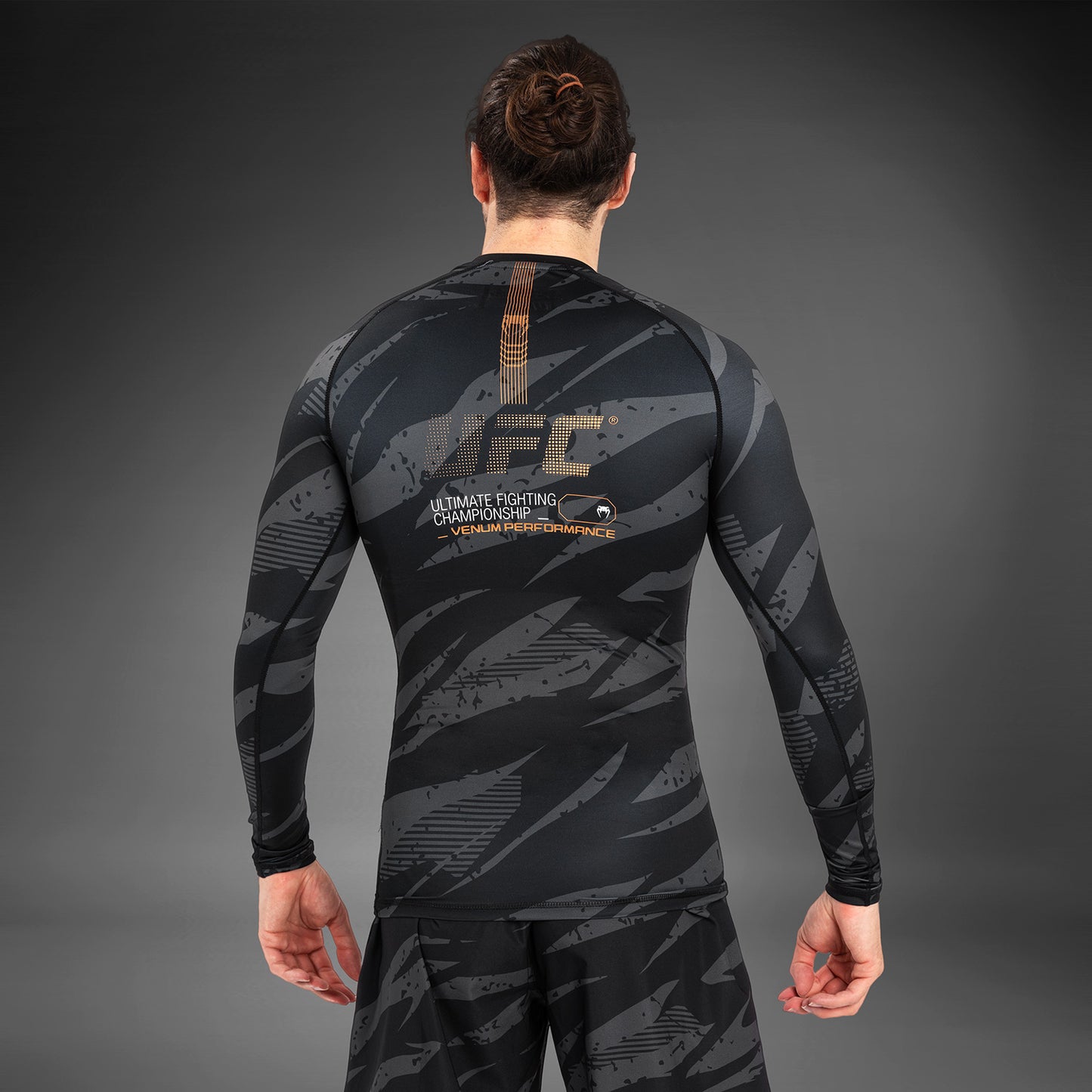 UFC Adrenaline By Venum Fight Week Performance Lycra de Manga Larga - Urban Camo