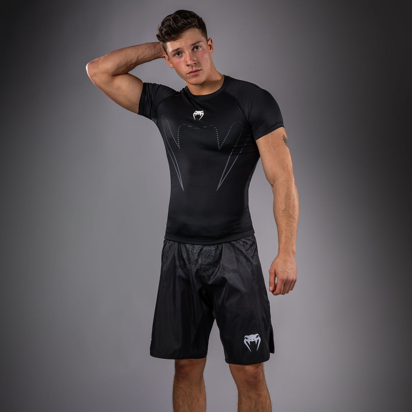 Venum Edge Rashguard Manga Corta – Negro/Arena