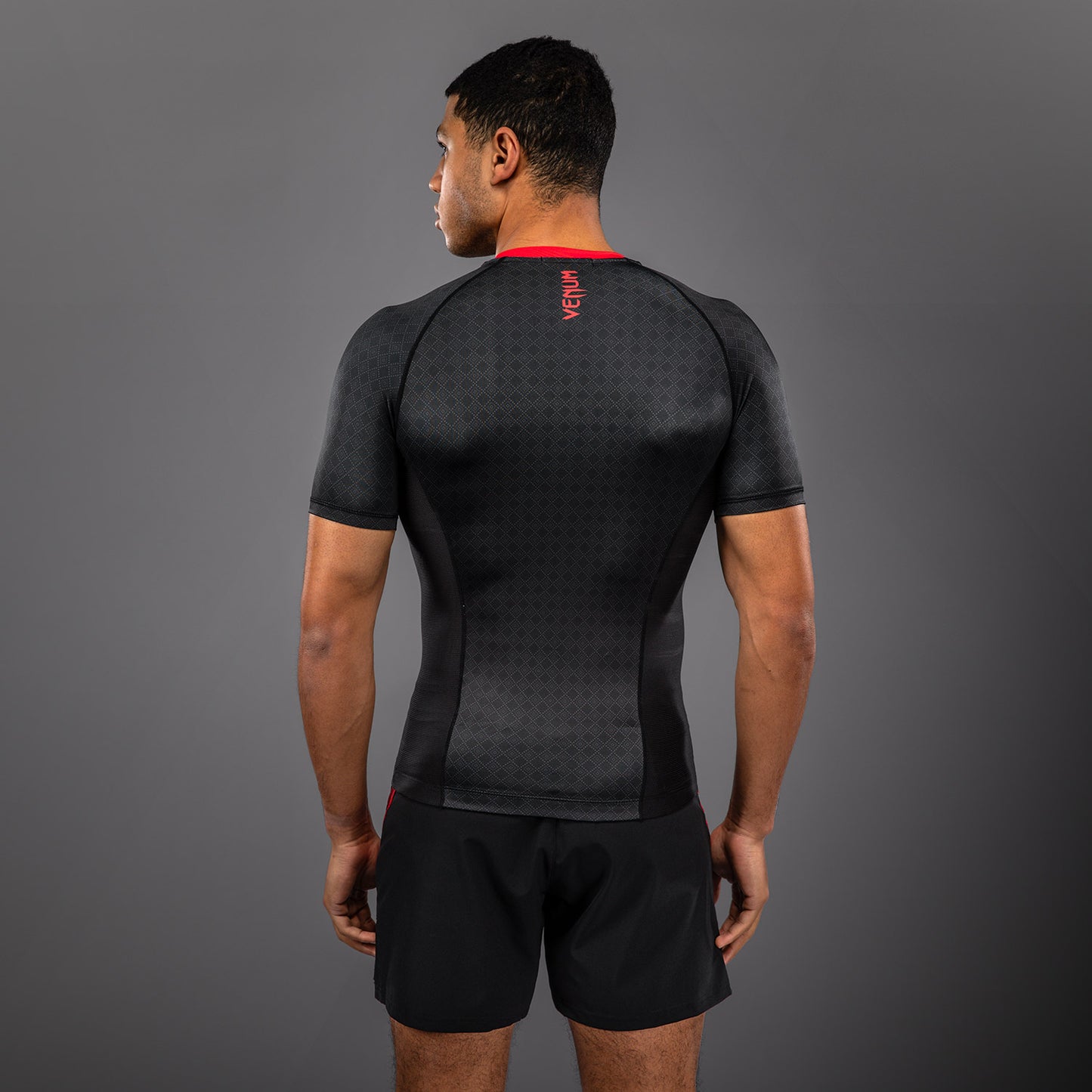 Venum x Roger Gracie Signature Rashguard Manga Corta - Negro/Rojo