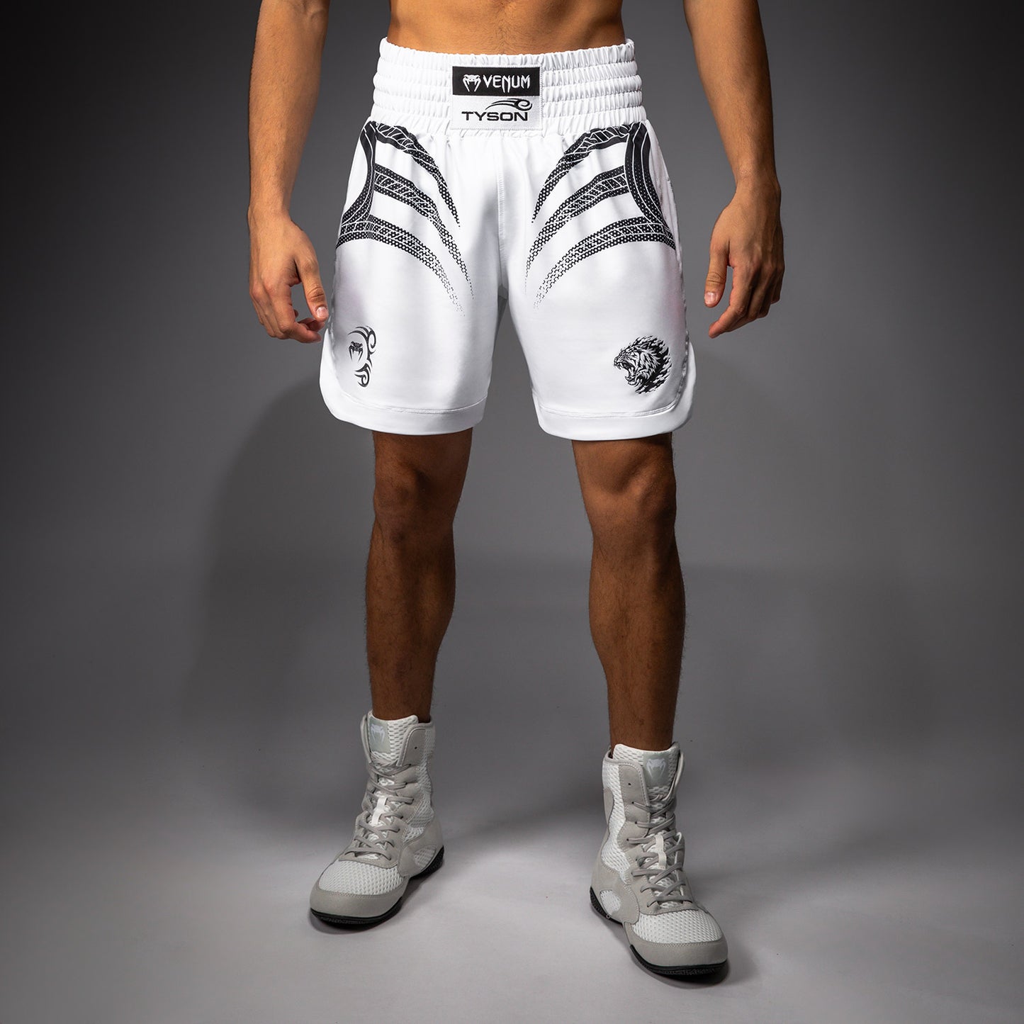 Venum x Mike Tyson Tiger Pantalones Cortos de Boxeo - Blanco Óptico/Negro Profundo