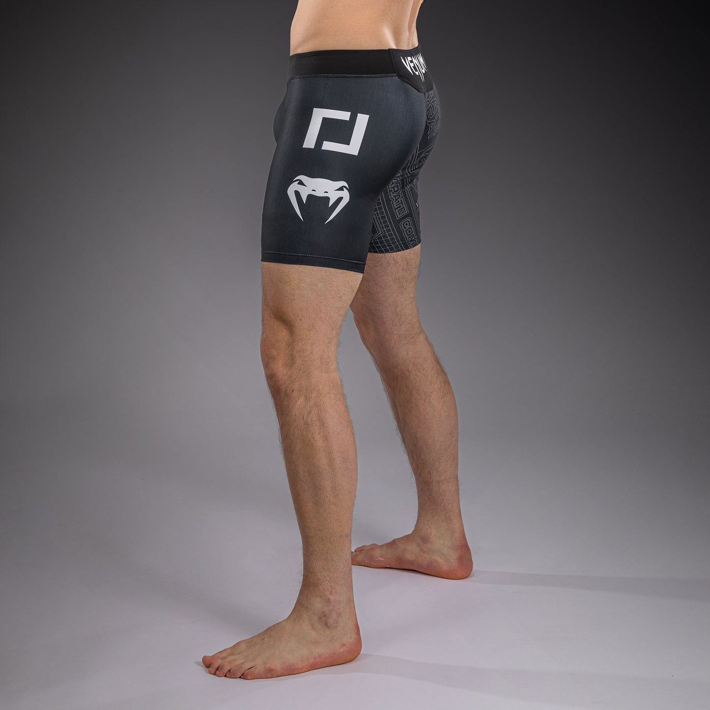 Karate Combat by Venum Short de Compresión – Negro/Gris