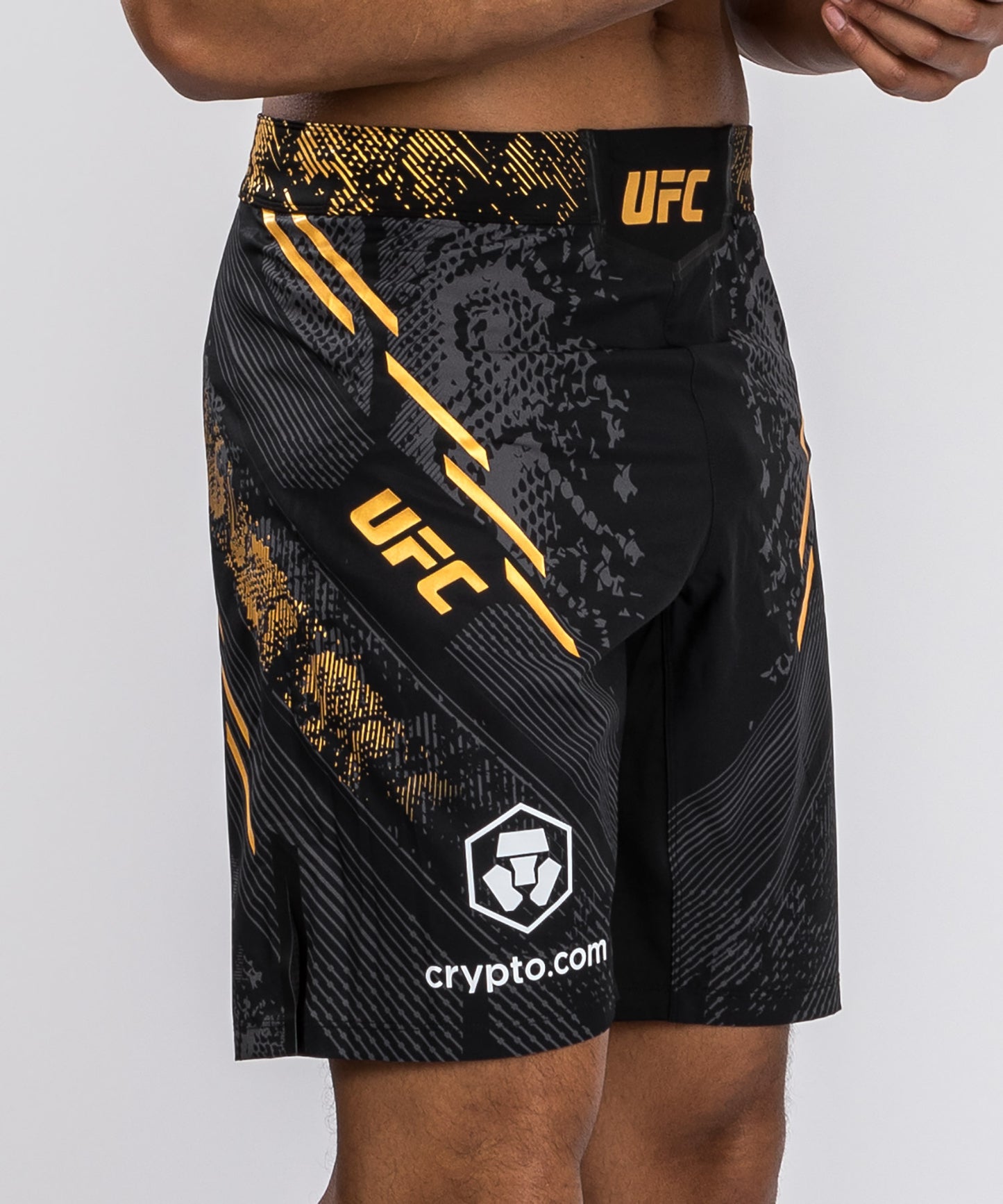 Pantalón Corto UFC Adrenaline by Venum Personalized Authentic Fight Night, Corte Largo, Hombre - Negro/Oro