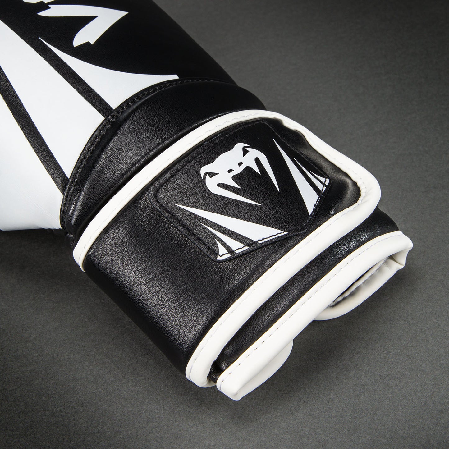 Venum Challenger 2.5 Guantes de Boxeo – Negro/Blanco