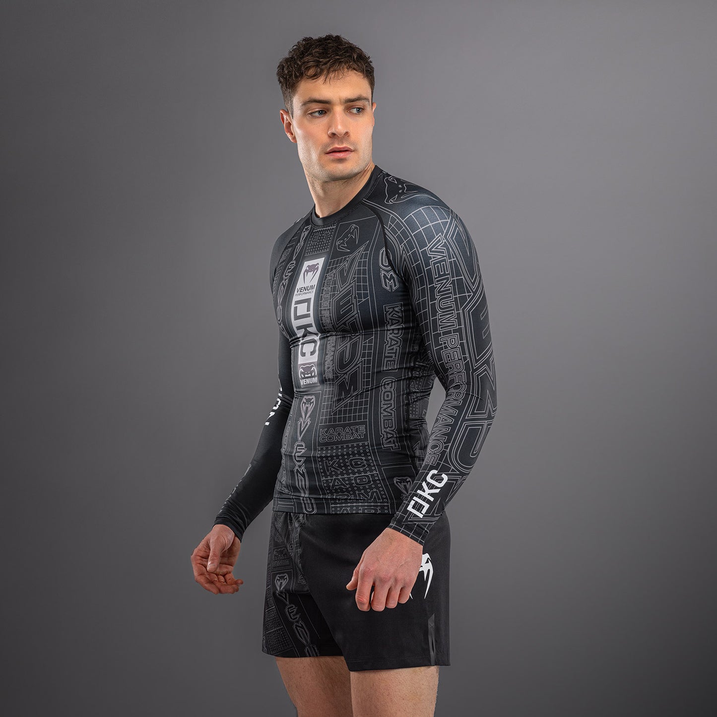 Karate Combat by Venum Rashguard Manga Larga – Negro/Gris