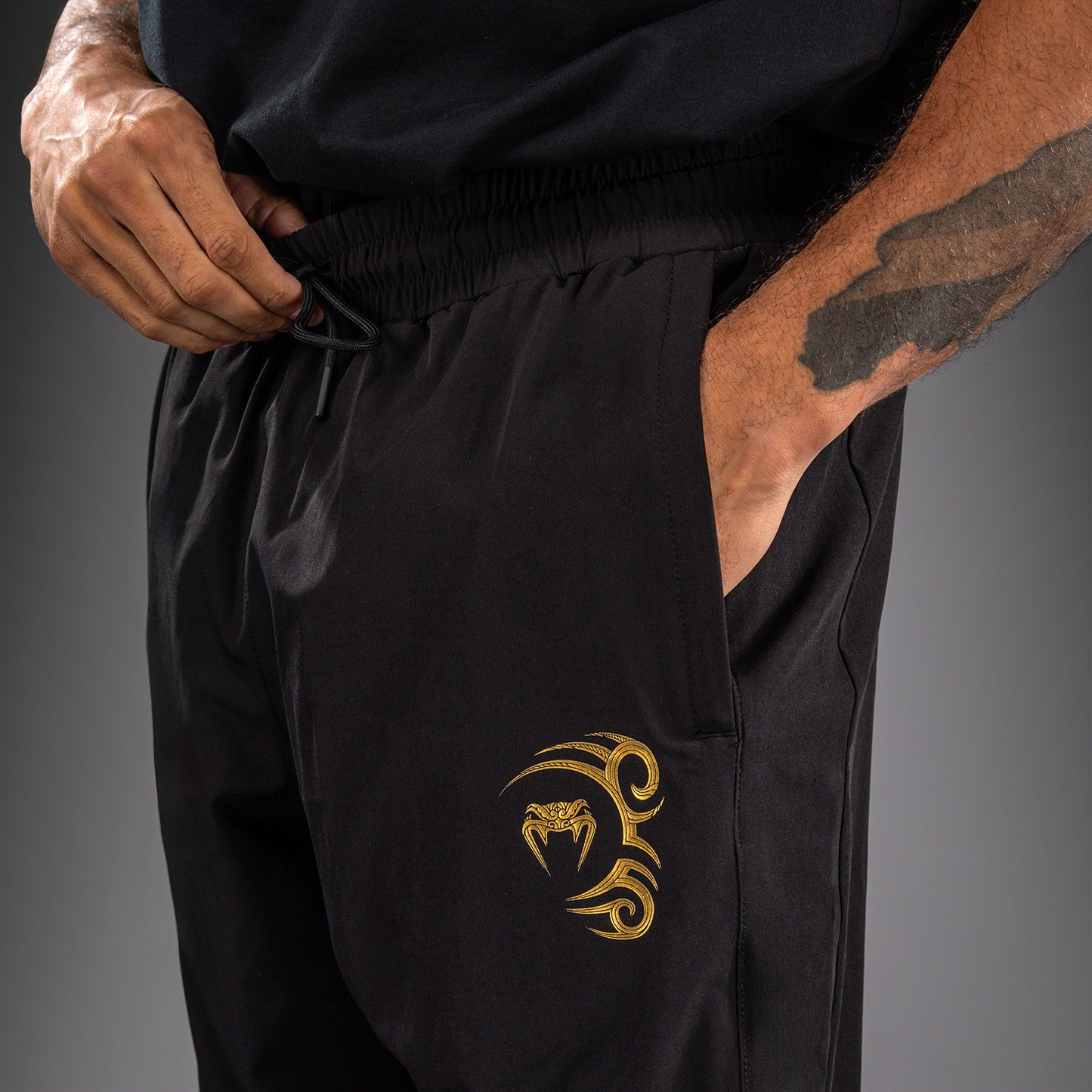 Venum x Mike Tyson Tiger Pantalón Jogger - Negro/Oro
