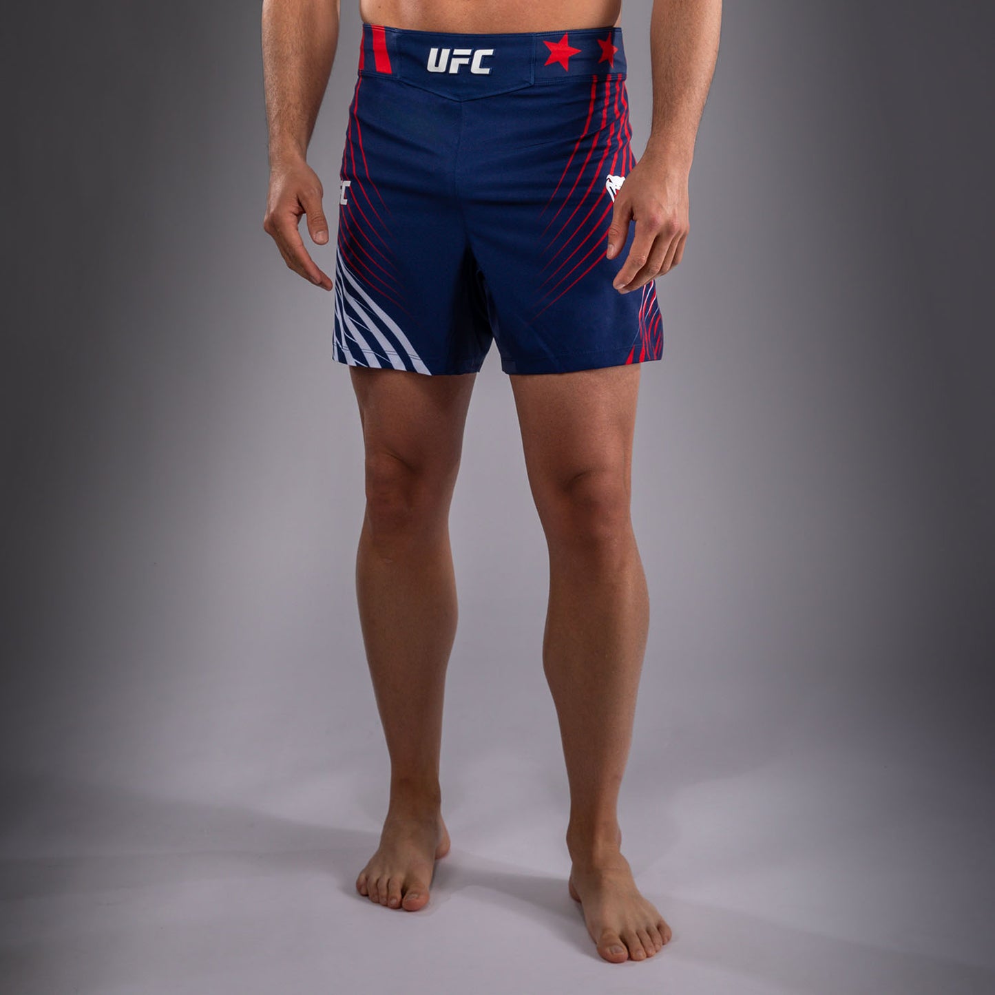Official UFC Freedom 250 by Venum Authentic Fight Night Fight Shorts de ajuste corto para hombre - Azul