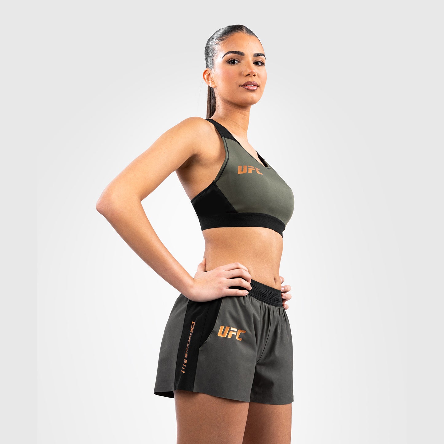 UFC Adrenaline by Venum Fight Week Short Performance para Mujer - Caqui