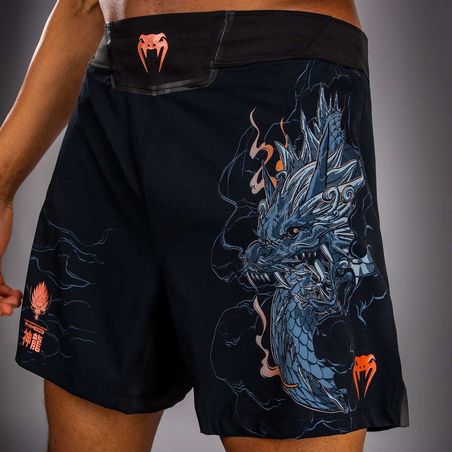 Venum Thunder Dragon Short de Combate – Negro/Gris/Cobre