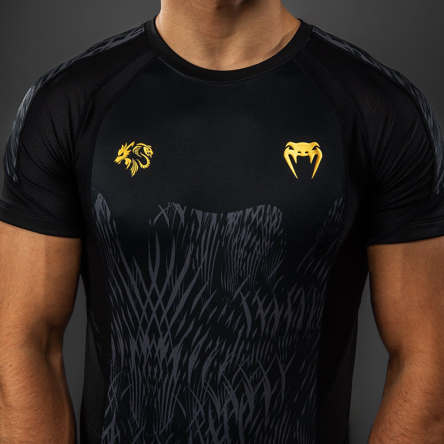 Venum x Chimaev Rashguard de Manga Corta  - Negro/Gris