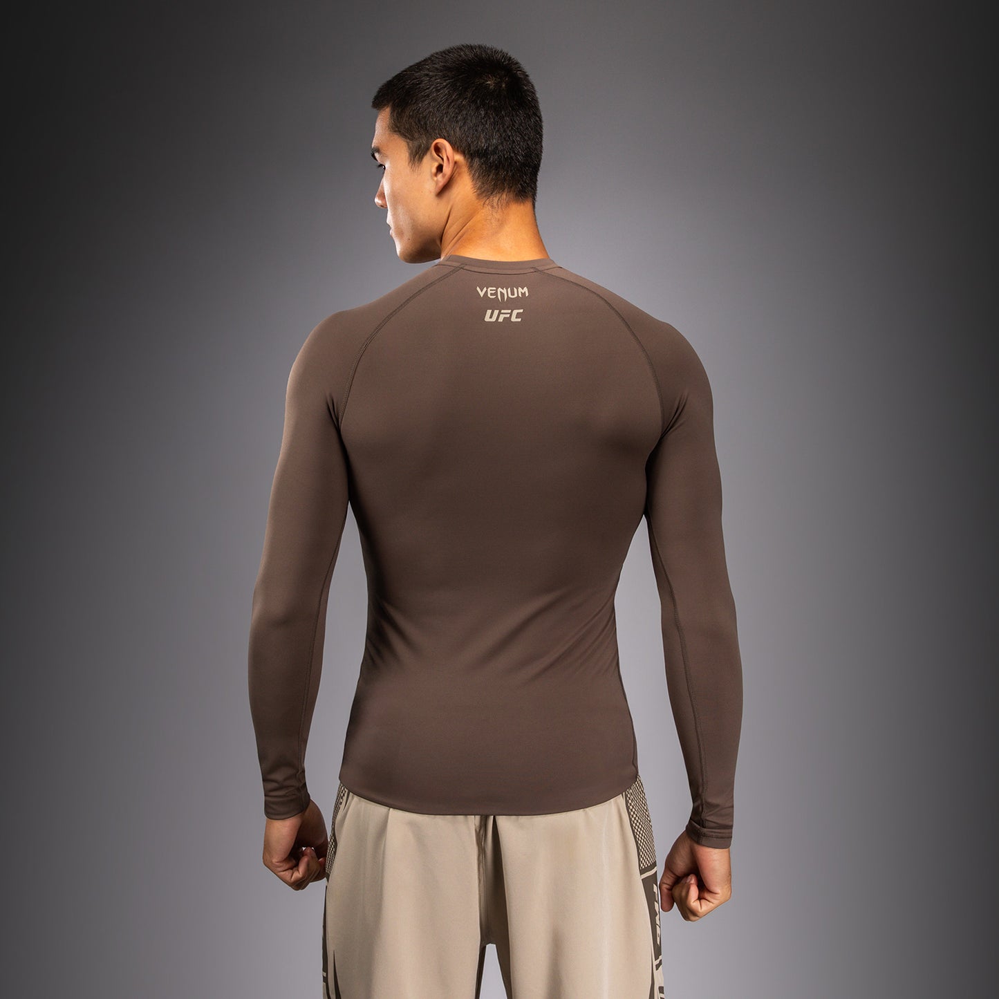 Venum UFC Unity by Venum Authentic Fight Week Rashguard Técnico de Manga Larga para Hombre - Marrón