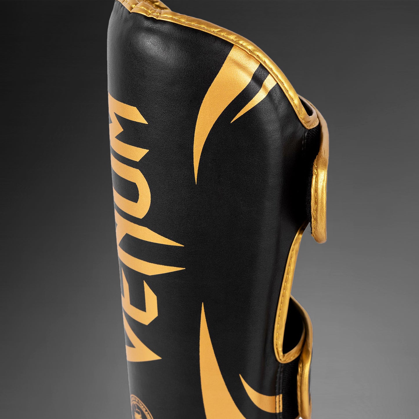 Venum Challenger Espinilleras de pie - Negro/Oro