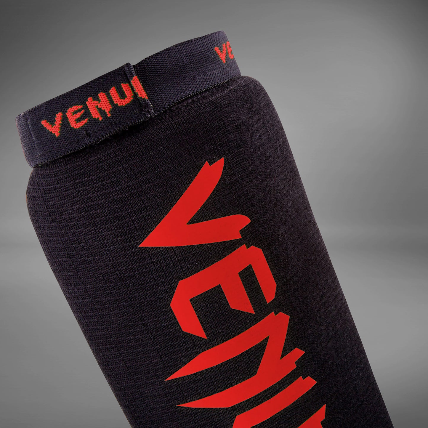 Venum Kontact Espinilleras - Negro/Rojo
