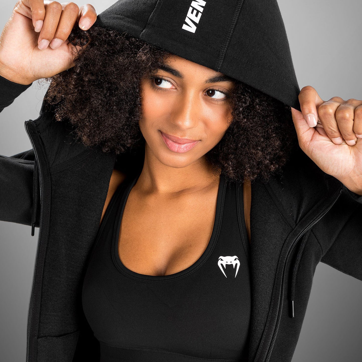 Sudadera Venum Essential - Negro