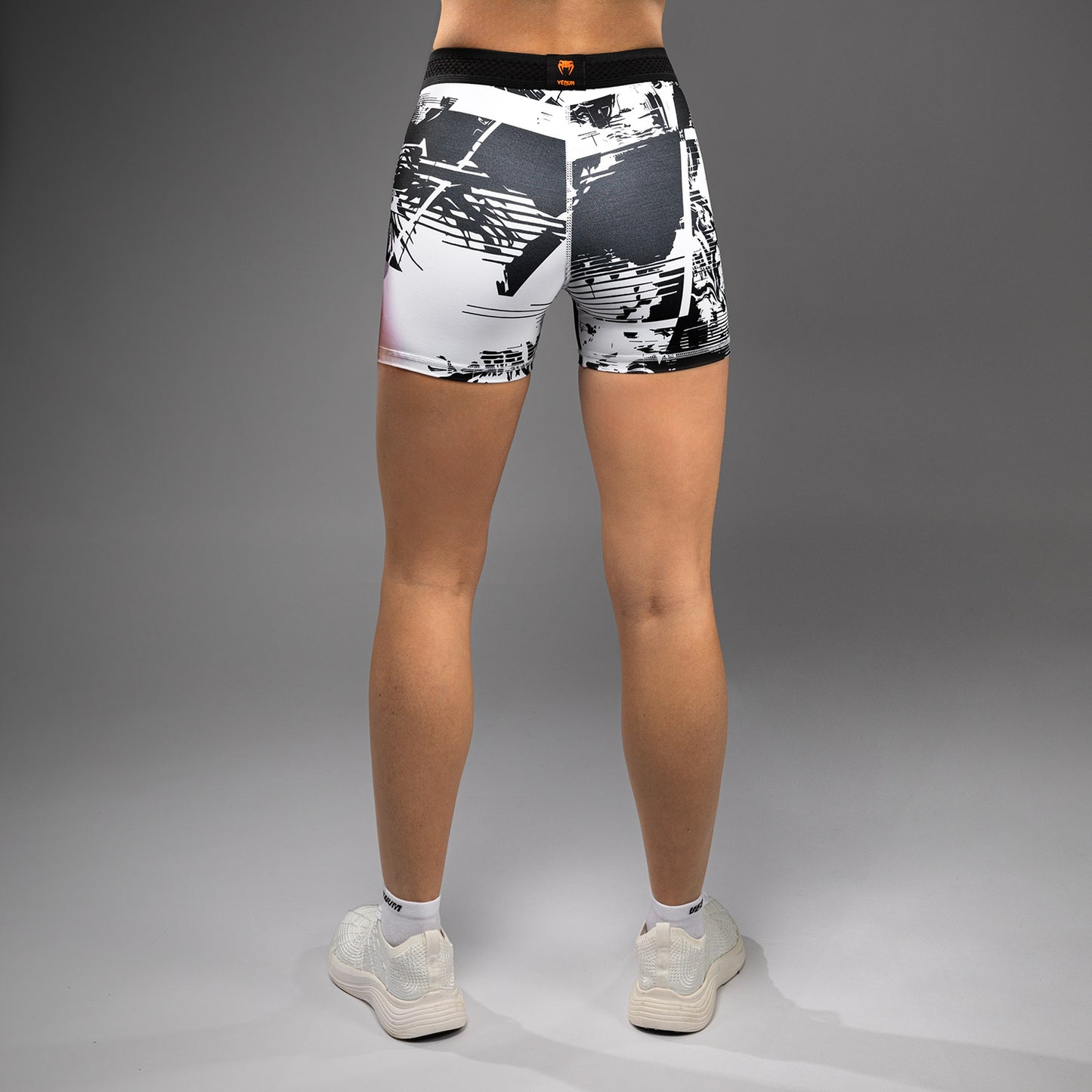UFC Zenith by Venum Authentic Fight Week Short Vale Tudo Performance Mujer - Blanco