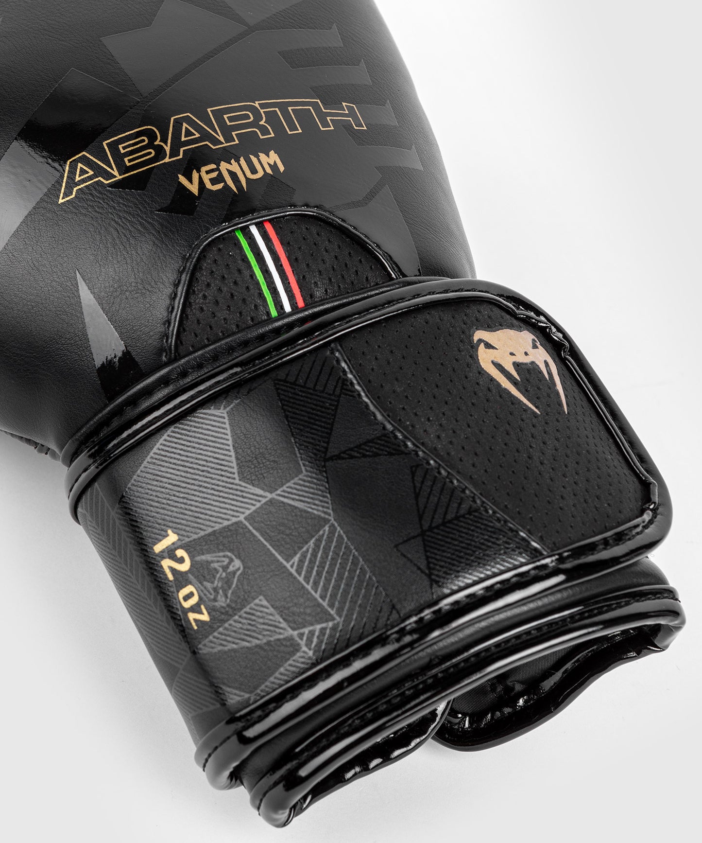 Guantes de Boxeo Venum Abarth #1 - Negro/Oro