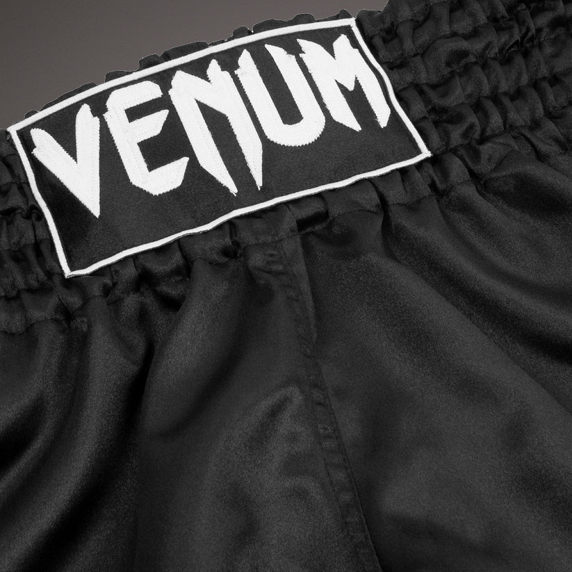 Venum Classic Short de Muay Thai - Negro/Blanco