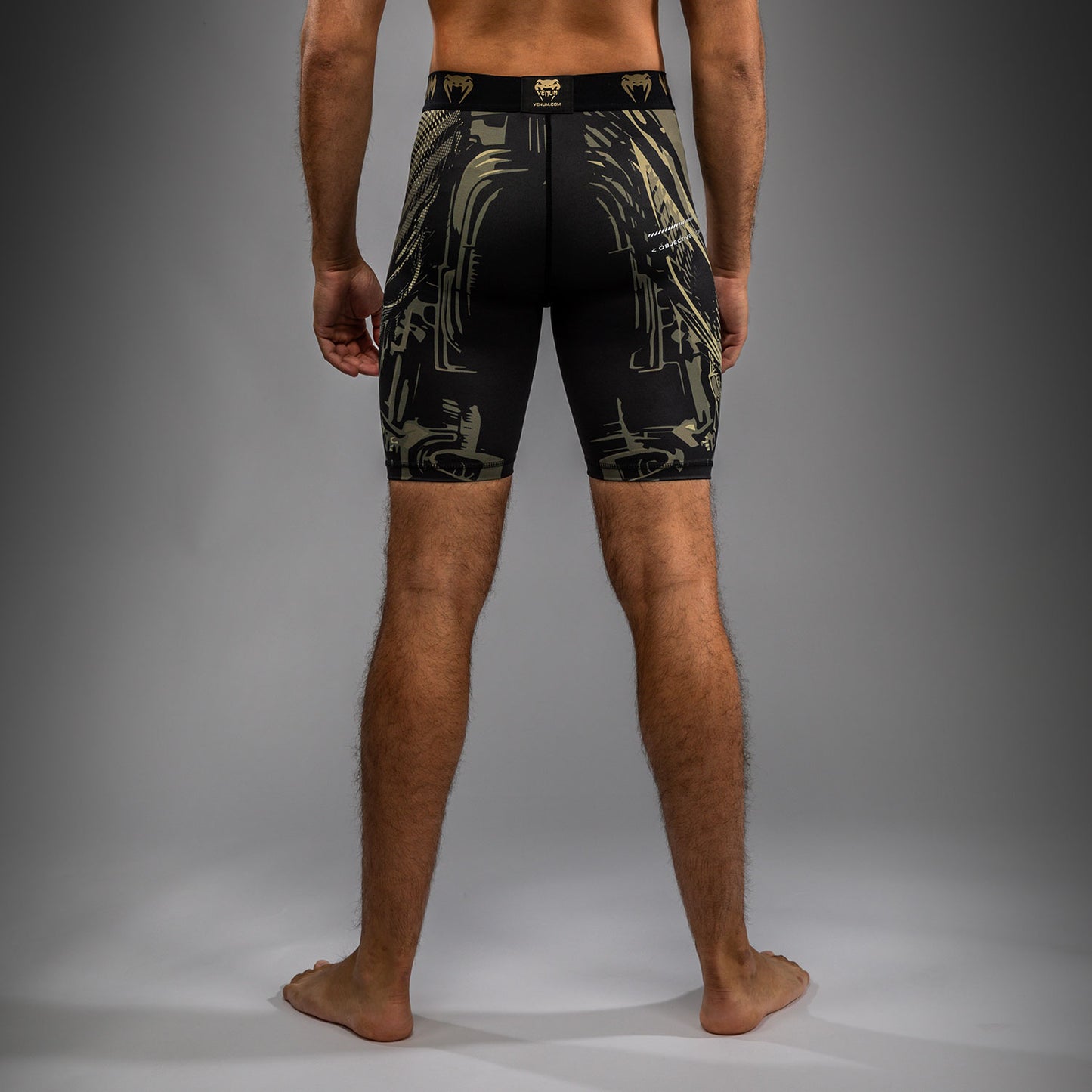 Venum Invader Vale Tudo Shorts - Negro/Sand