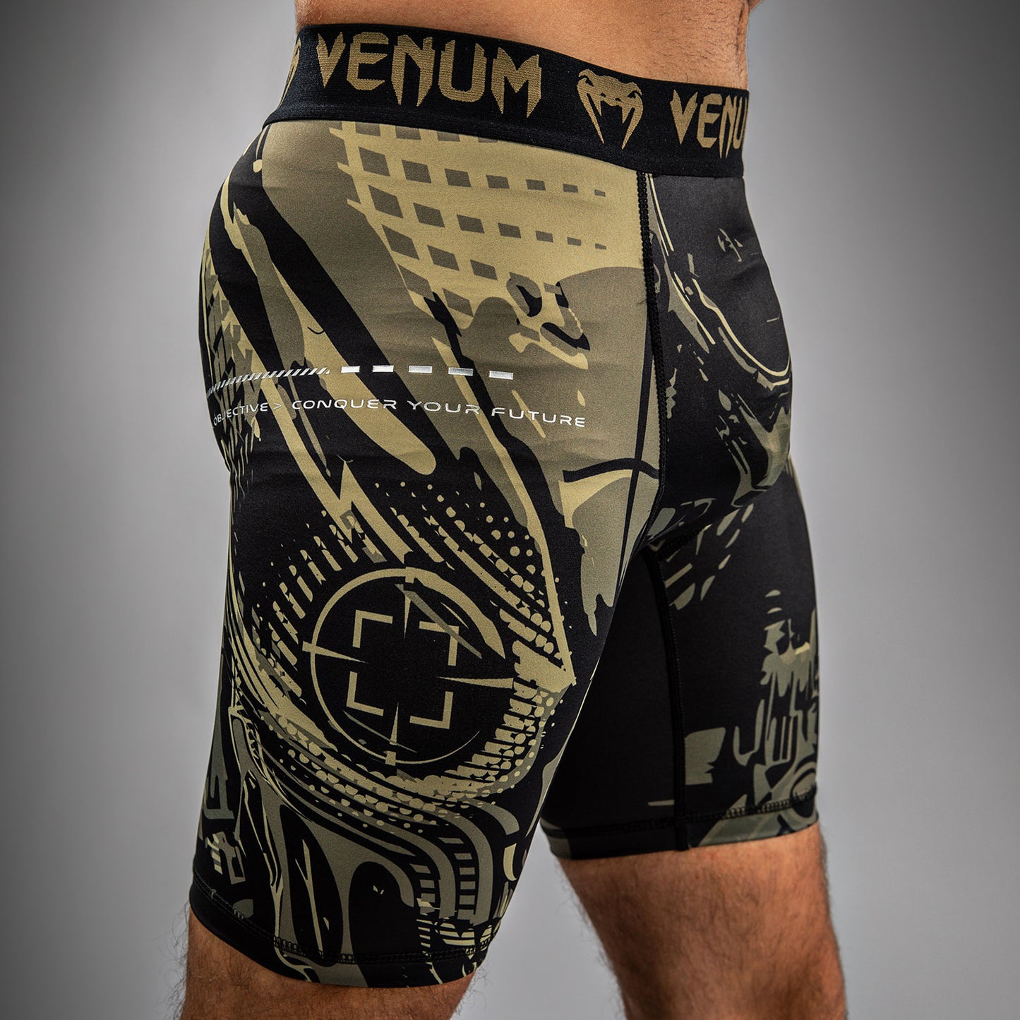 Venum Invader Vale Tudo Shorts - Negro/Sand