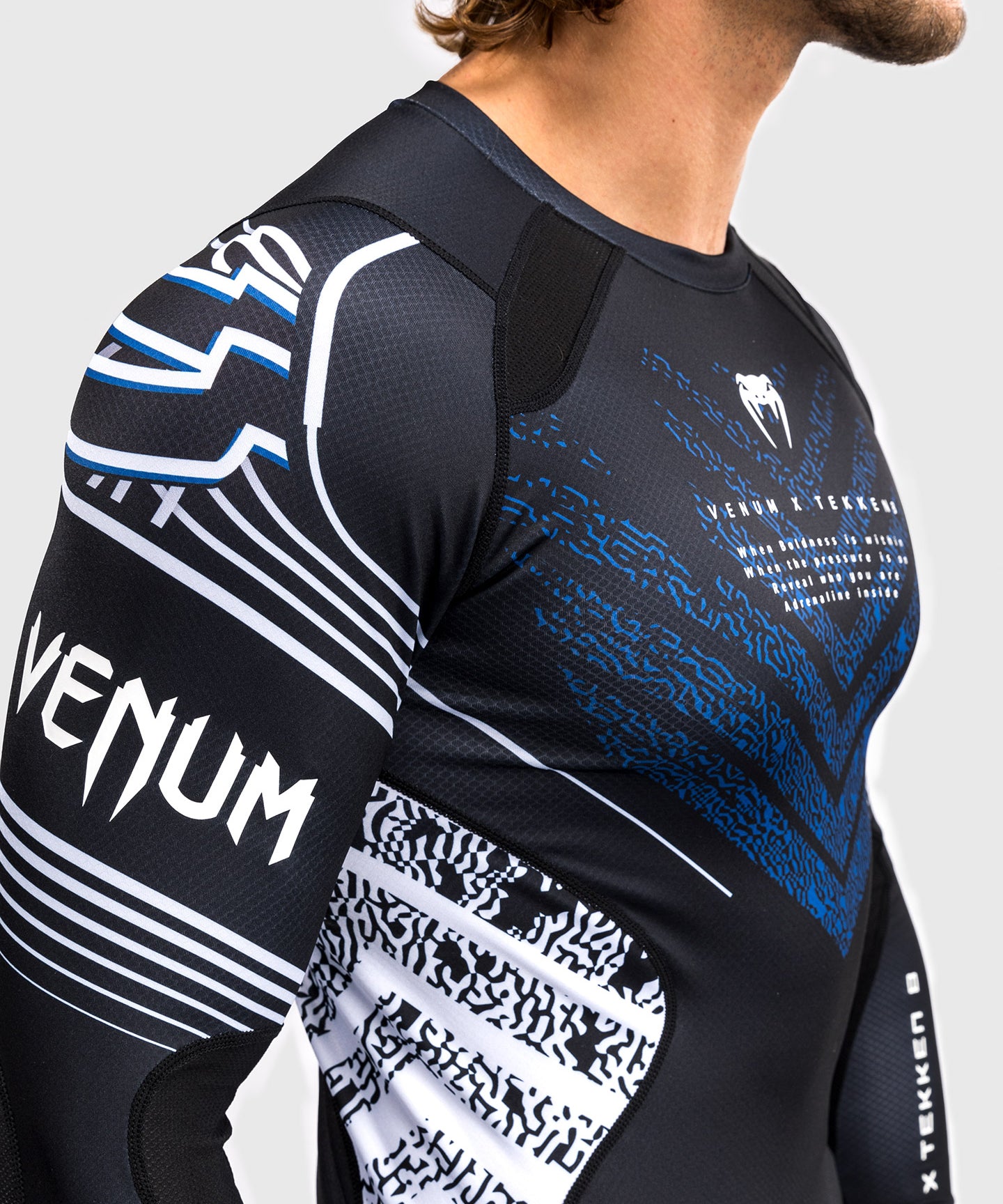 Venum x TEKKEN 8 - Jin Kazama Rashguard - Azul/Negro/Blanco
