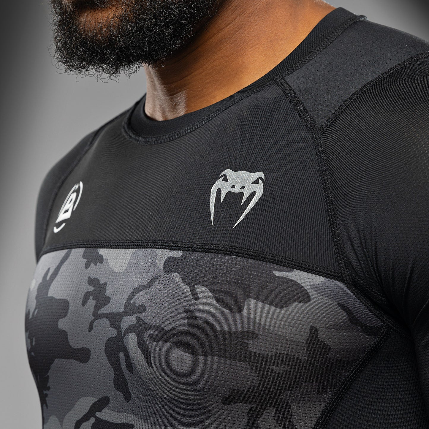 Venum x Polaris Camiseta de Manga Corta Rashguard - Negro/Gris Tormenta