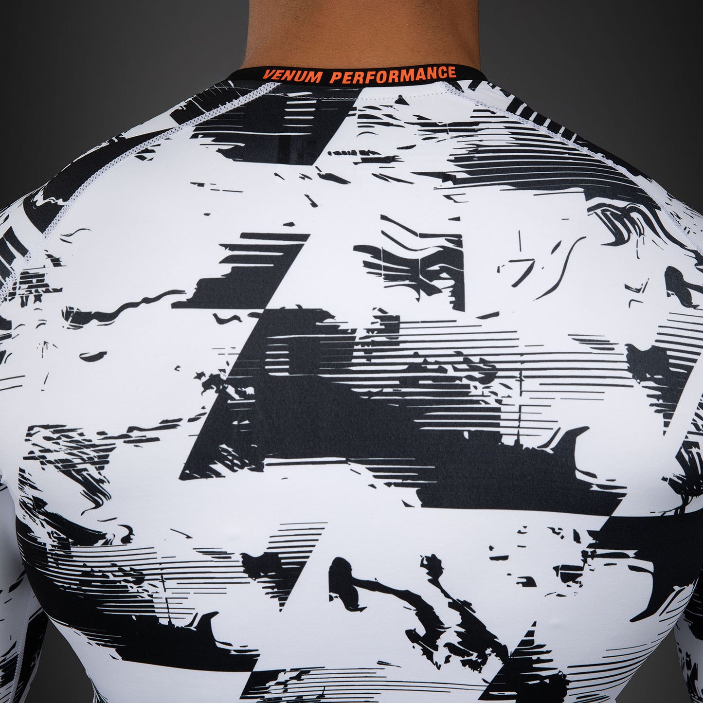 UFC Zenith by Venum Authentic Fight Week Rashguard de manga larga Performance Hombre - Blanco