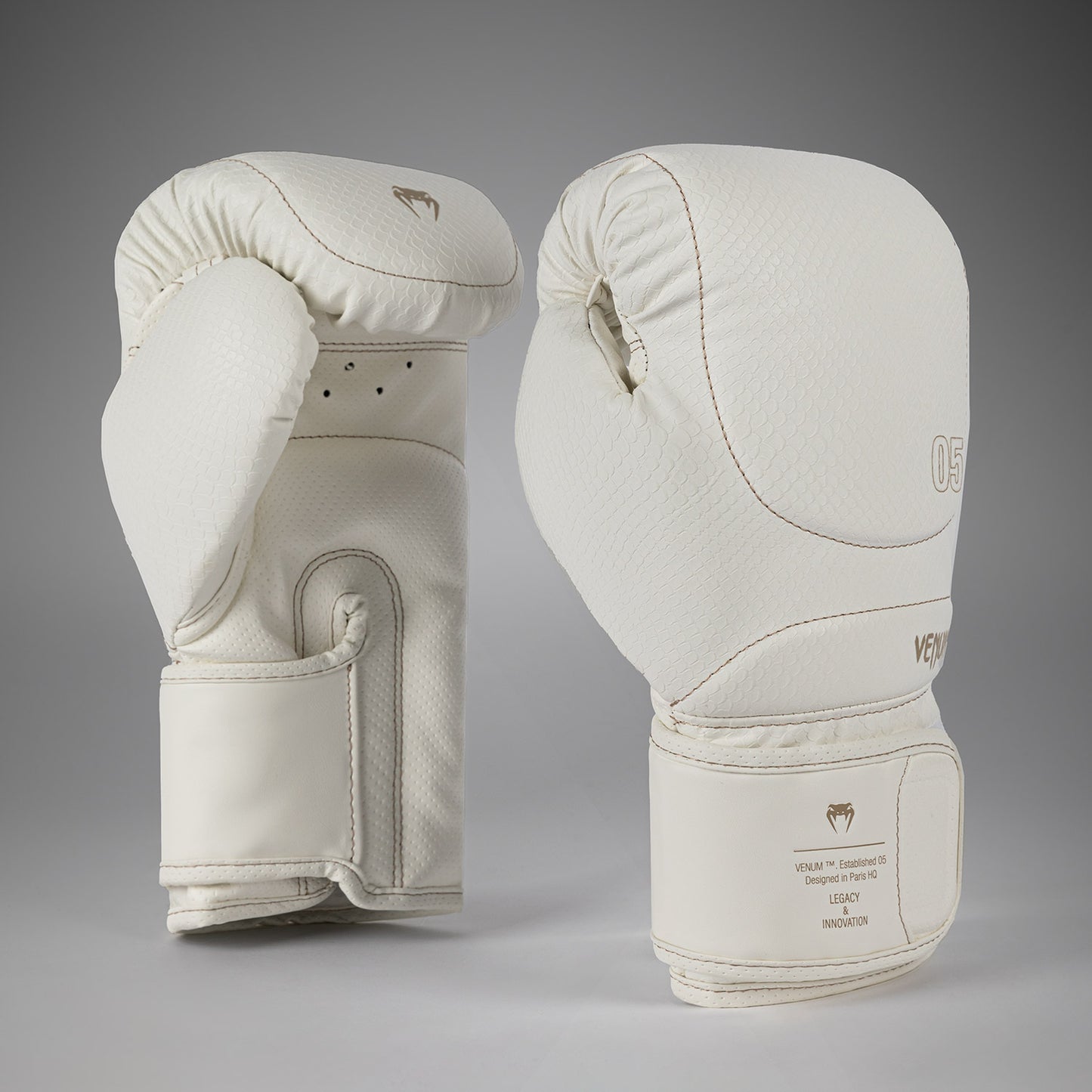 Venum Impact Evo Scales Guantes de Boxeo – Marfil