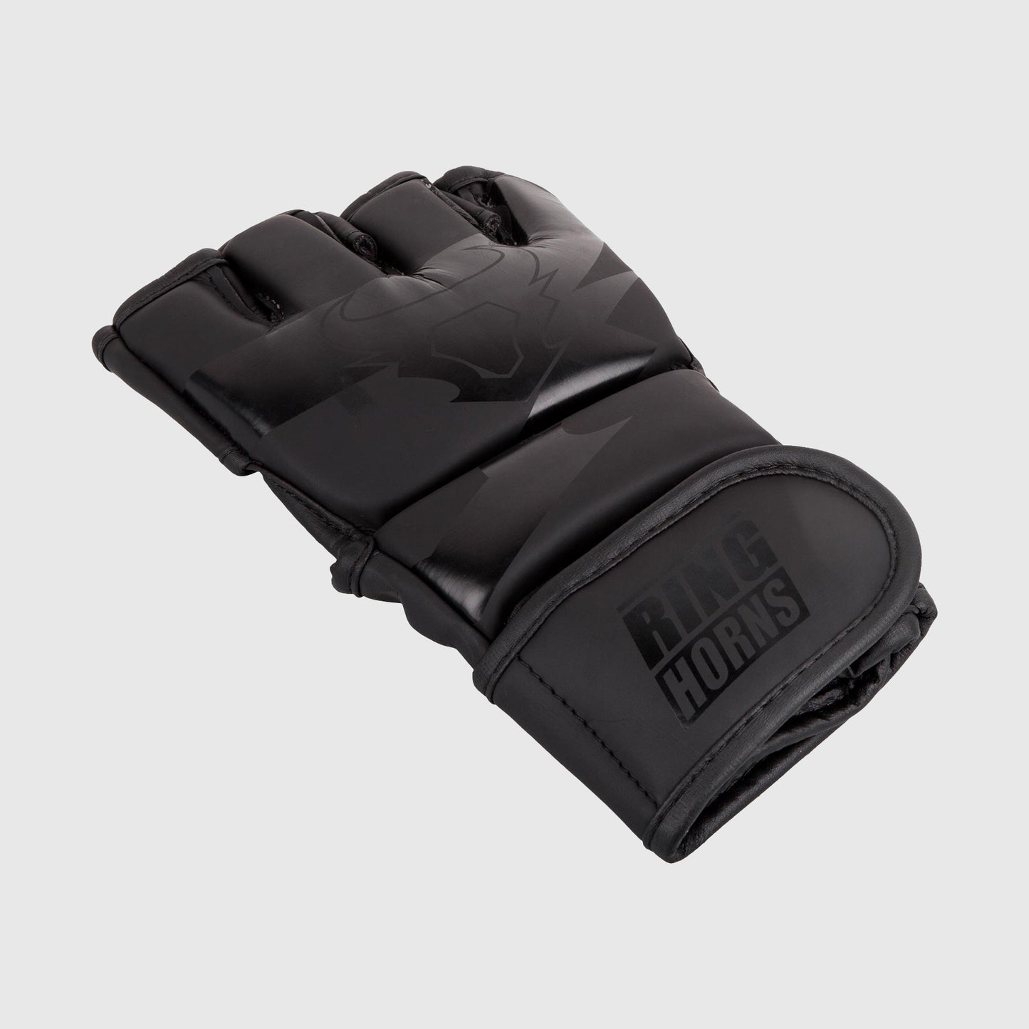 Ringhorns Charger by Venum Guantes de MMA - Negro/Negro
