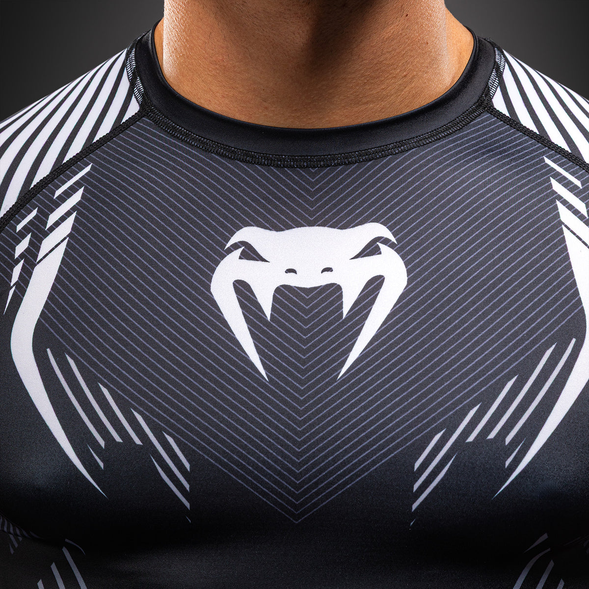 Venum No-Gi 6.0 Rashguard Manga Corta - Negro/Blanco