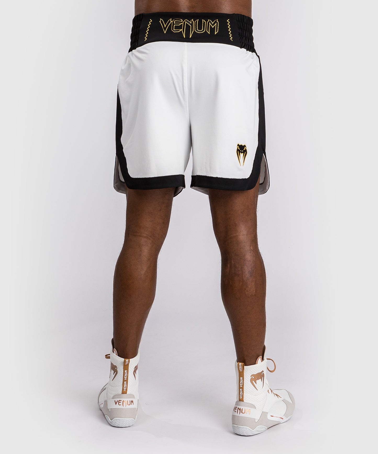 Venum Classic Boxing Shorts - Blanco/Negro
