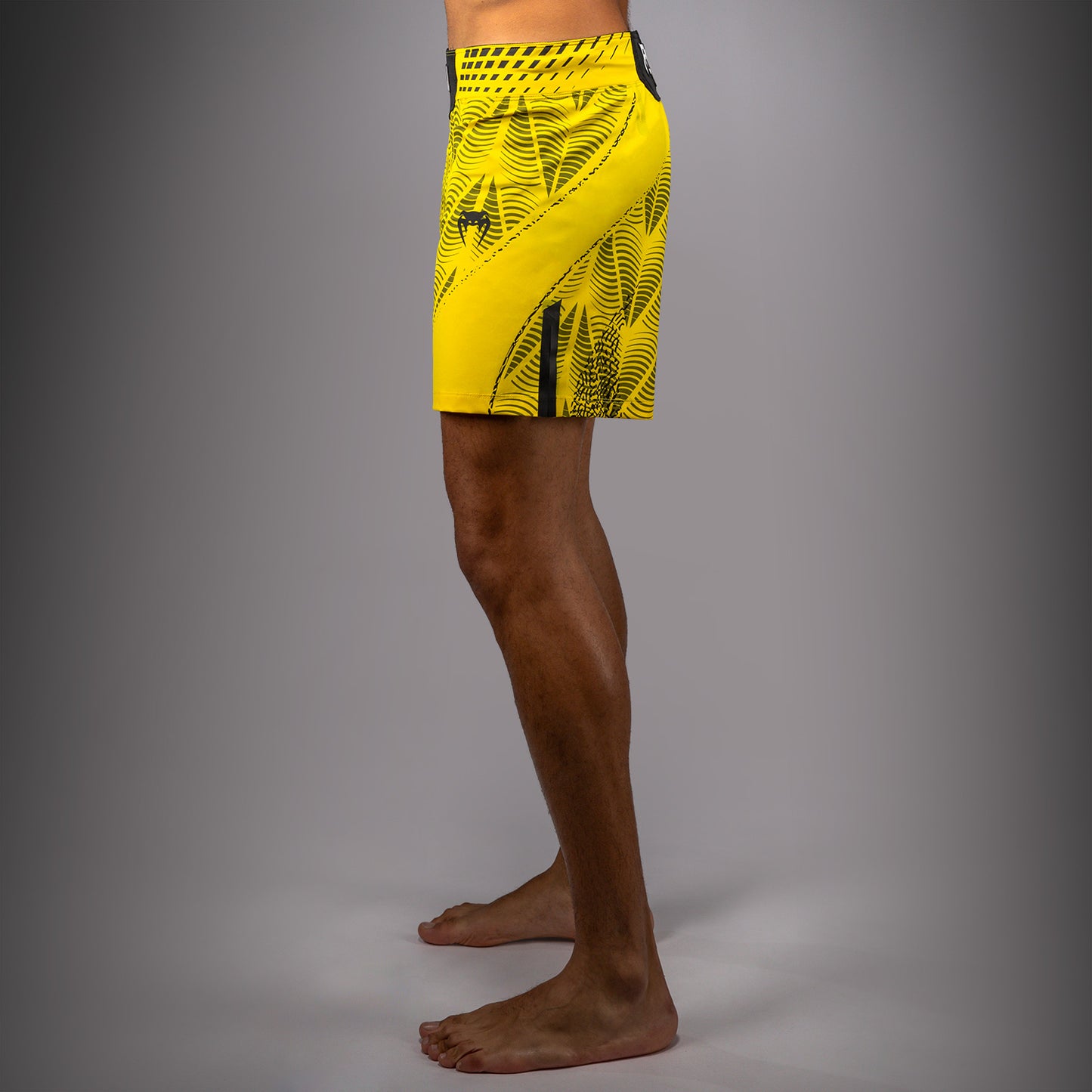UFC Zenith by Venum Authentic Fight Night Short de pelea ajuste corto Hombre - Amarillo