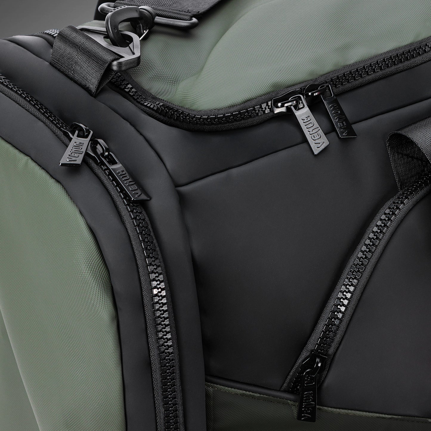 Venum Evo 2 Trainer Lite Bolsa de Deporte (55-63L) – Negro/Caqui