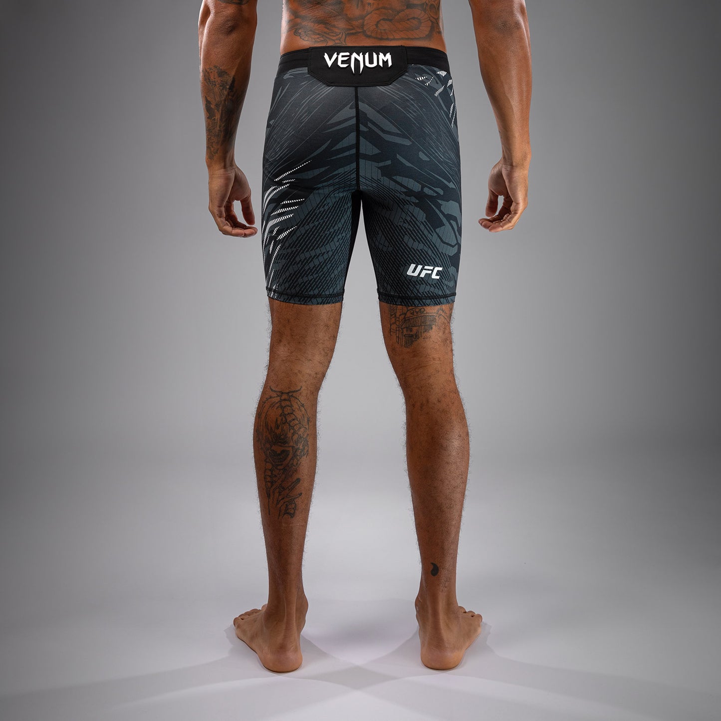 UFC Fusion by Venum Personalizados Authentic Fight Night Vale Tudo Shorts para Hombre - Negro