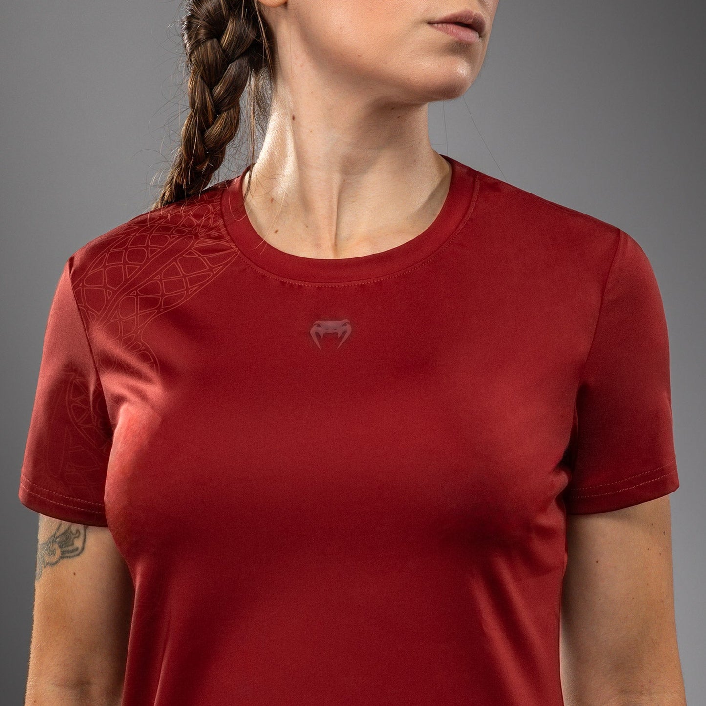 Venum Serpenti Camiseta Dry-Tech para Mujer – Burdeos/Marfil