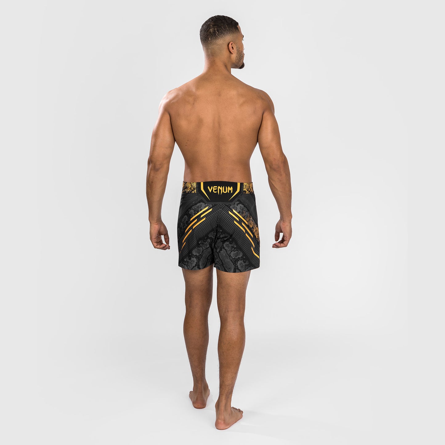 Pantalón Corto UFC Adrenaline by Venum Personalized Authentic Fight Night, Hombre - Corte Corto - Negro/Oro