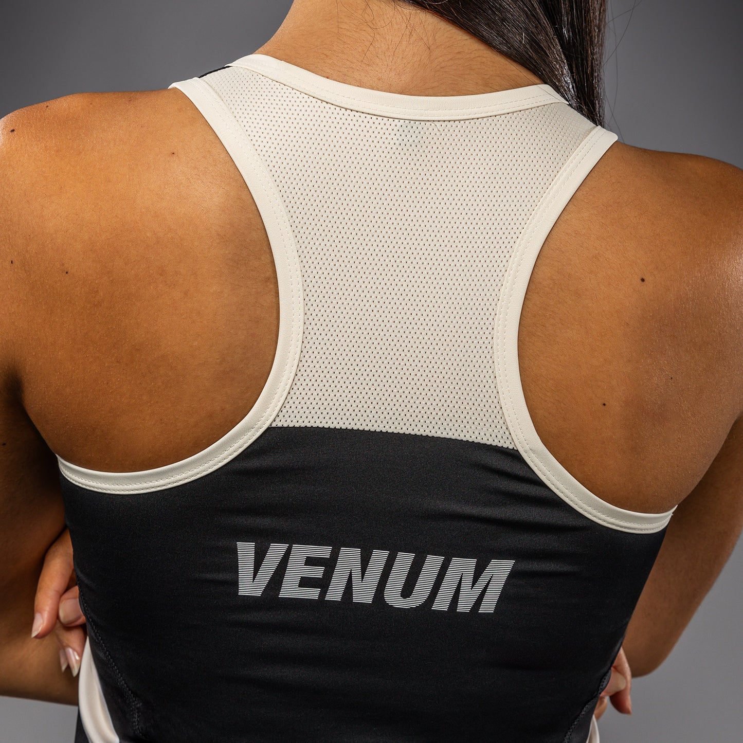 Venum Adrenaline Camiseta Dry Tech Sin Mangas Mujer – Negro/Marfil