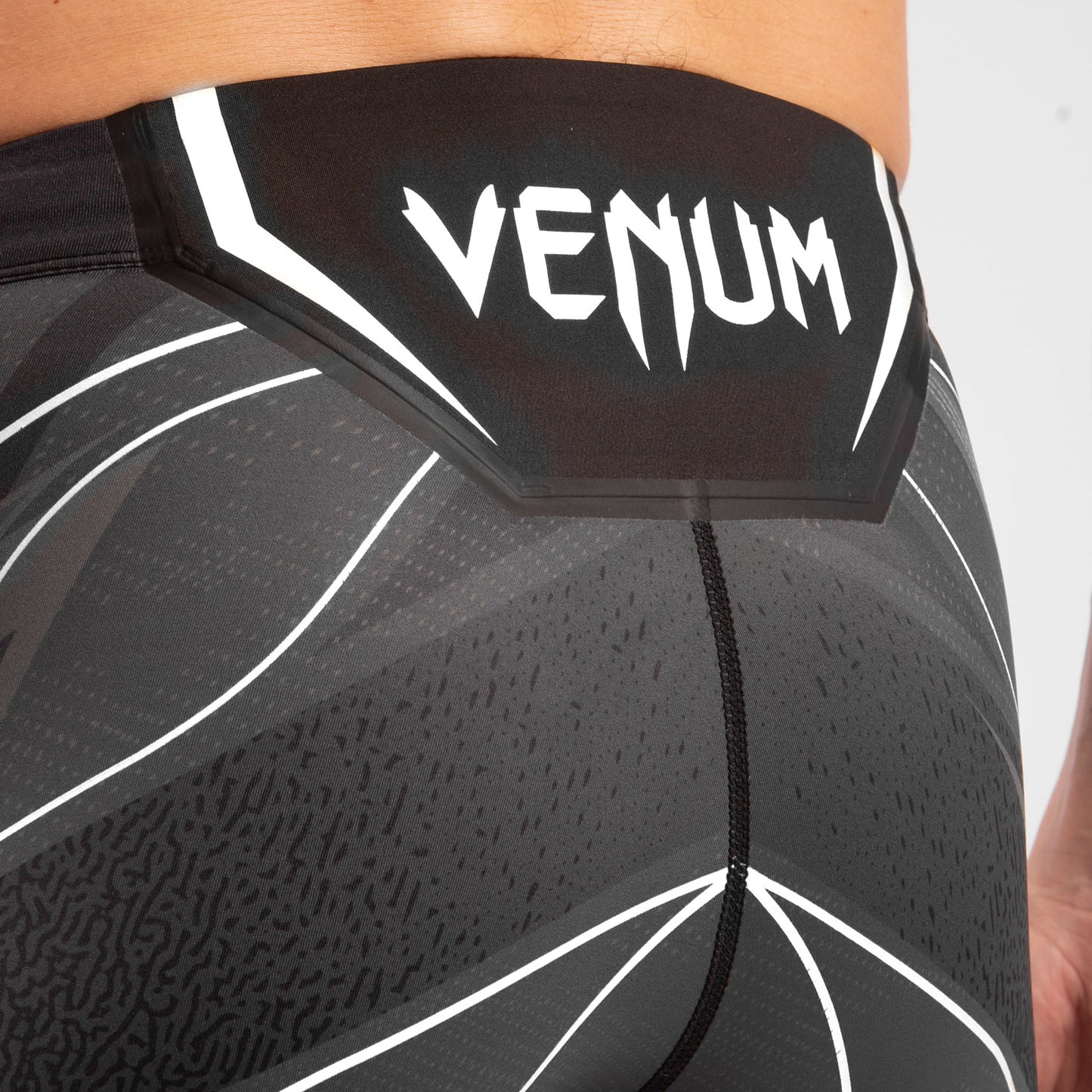 Venum UFC Authentic Fight Night Short de Compresión para Hombre – Negro