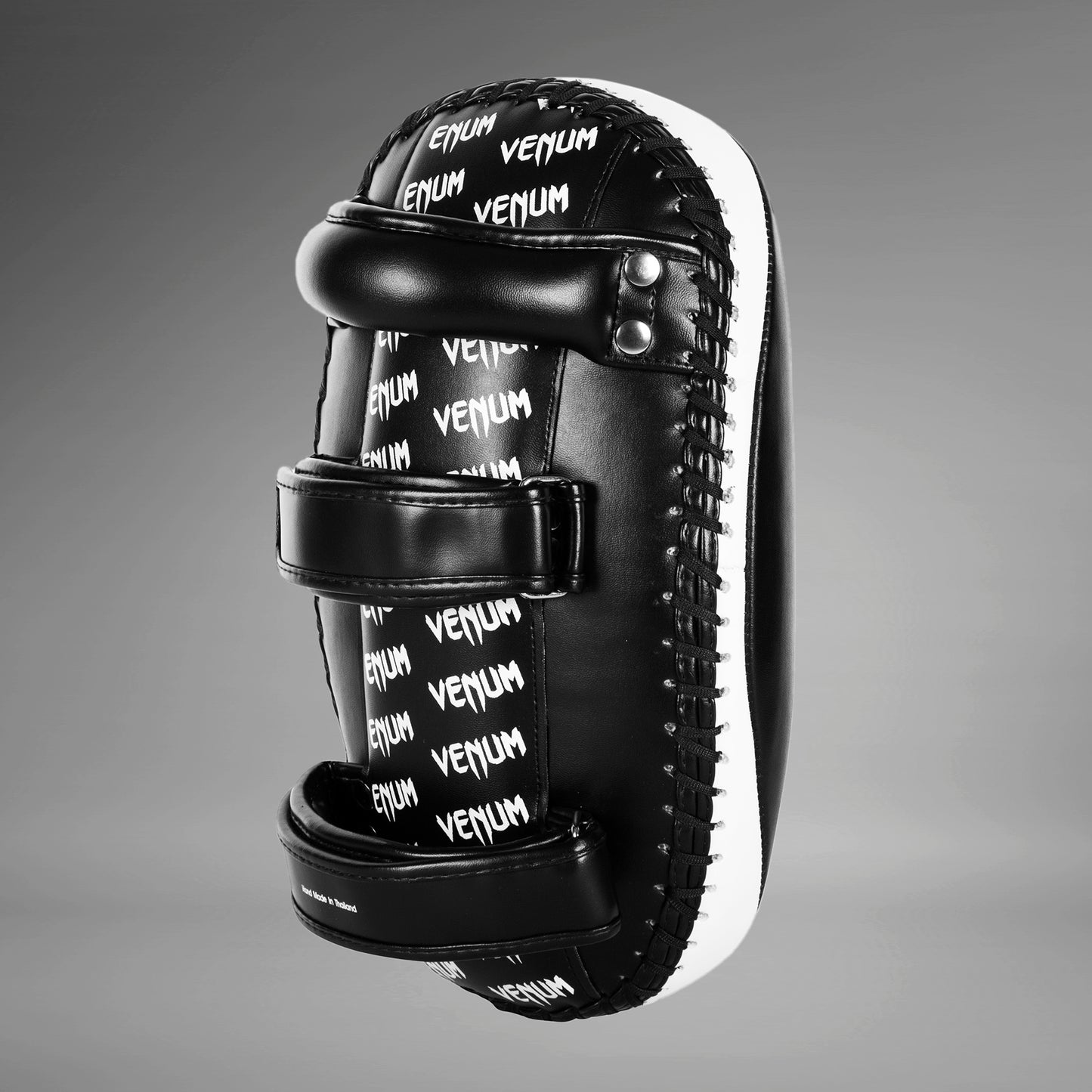 Venum Light Kick Pads – Piel Skintex – Negro/Hielo (Par)