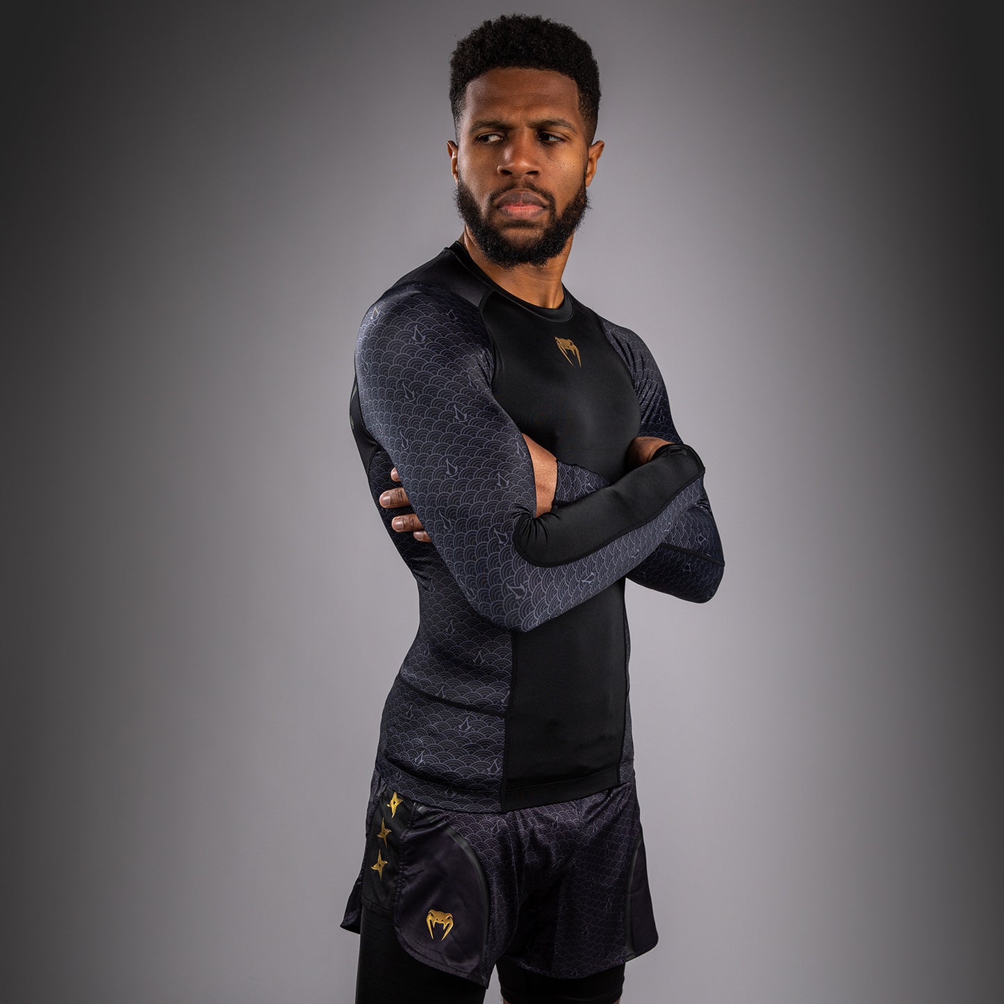 Venum x Assassin’s Creed Shadows Lycra de manga larga para hombre - Negra