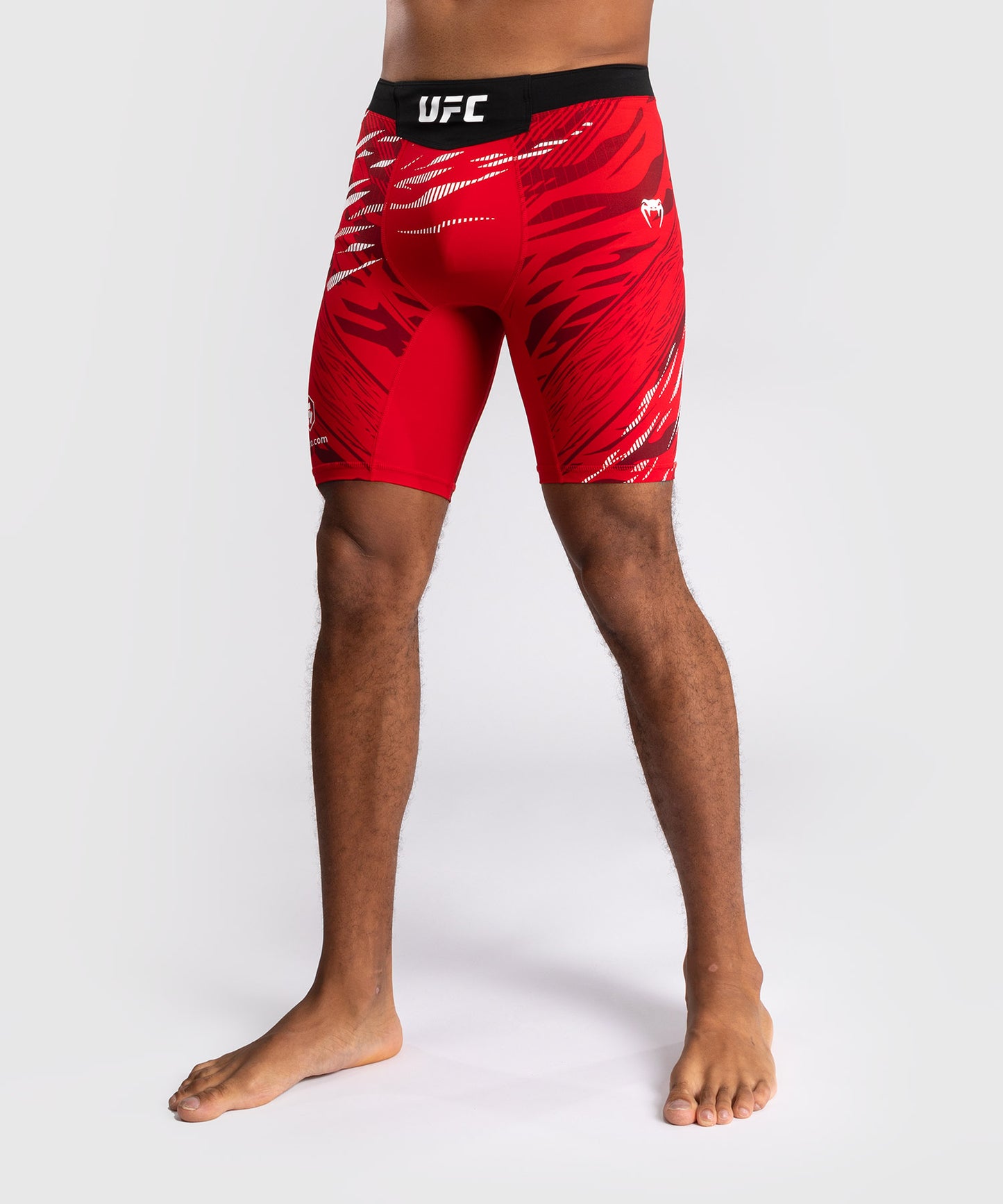 UFC Fusion by Venum Authentic Fight Night Vale Tudo Shorts para Hombre - Rojo