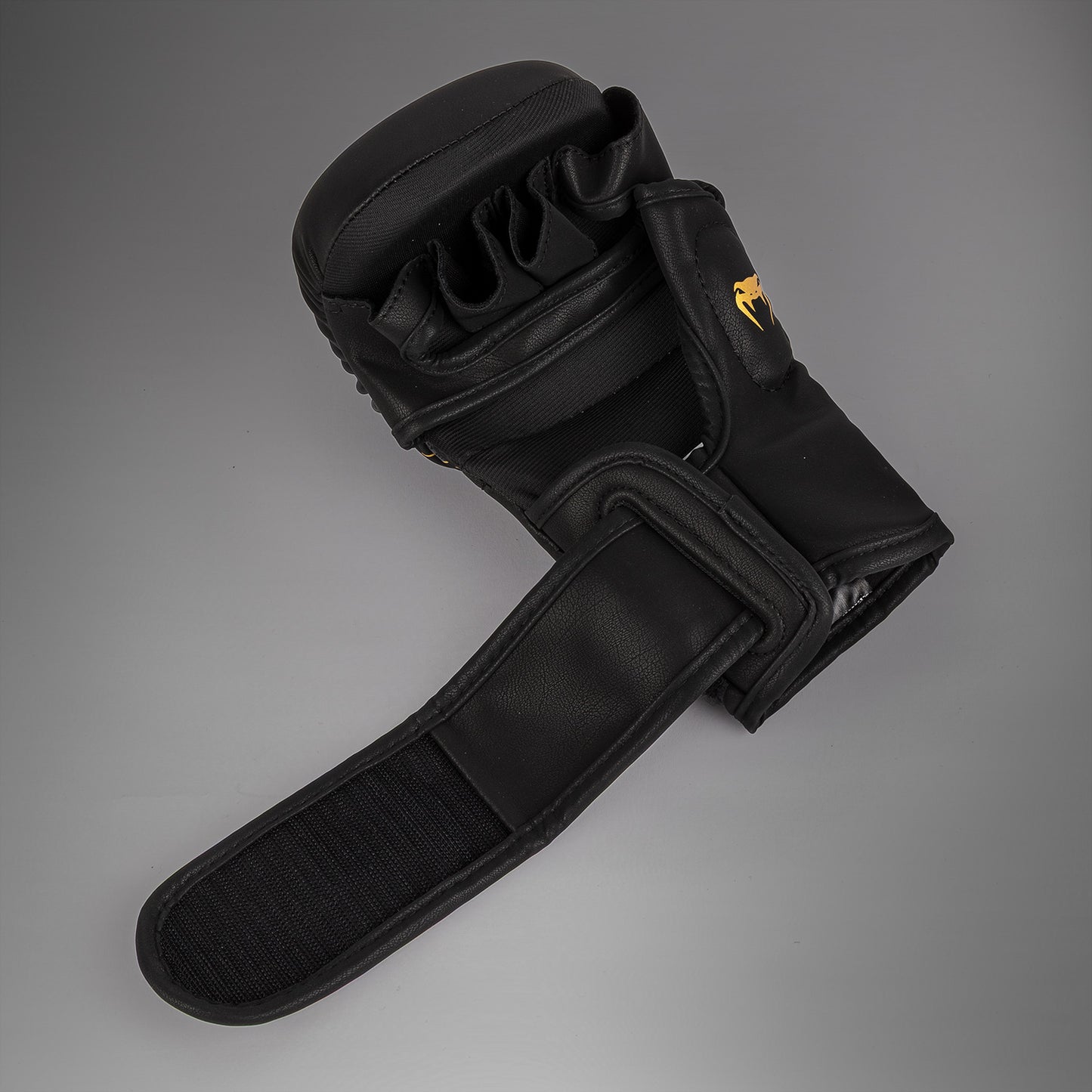 Venum Serpenti Guantes de Sparring – Negro/Plata/Dorado