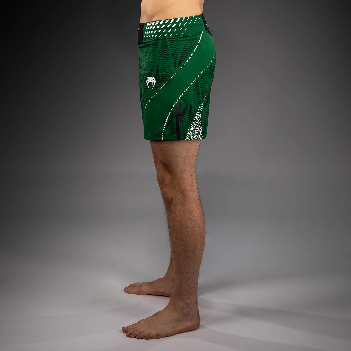 UFC Zenith by Venum Authentic Fight Night Short de pelea ajuste corto Hombre - Verde
