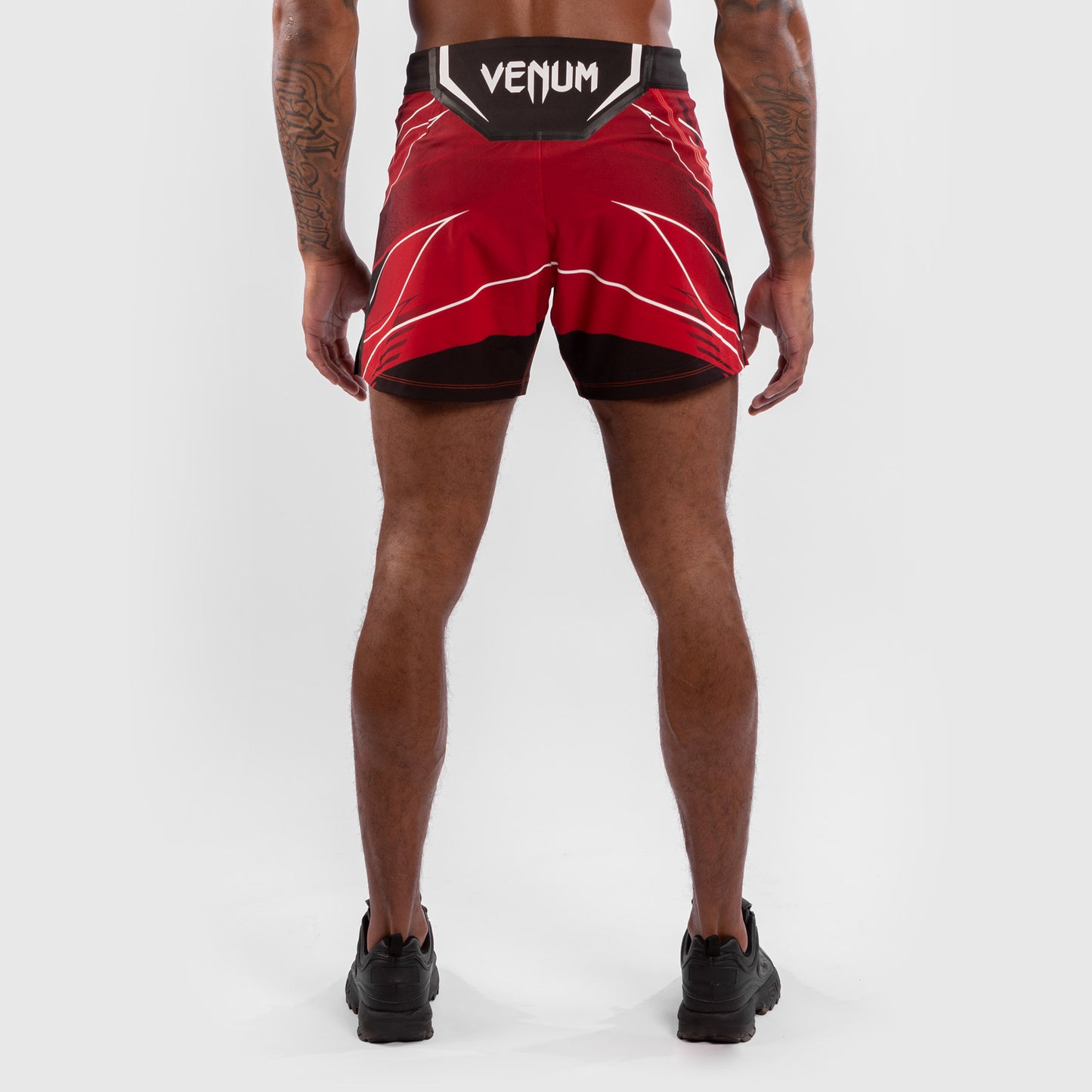 Venum UFC Authentic Fight Night Short para Hombre – Rojo
