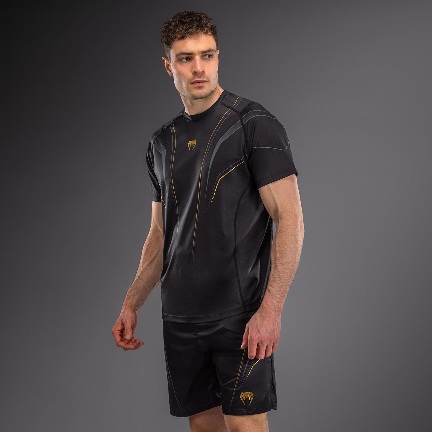 Venum Streamline Camiseta Dry Tech – Negro/Oro