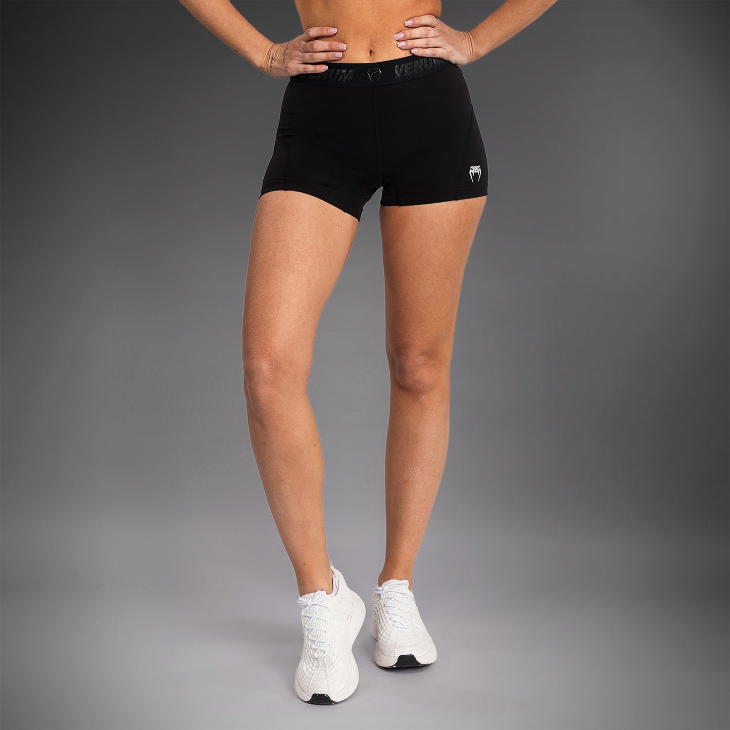 Venum Elevate Short Vale Tudo para mujer - Negro